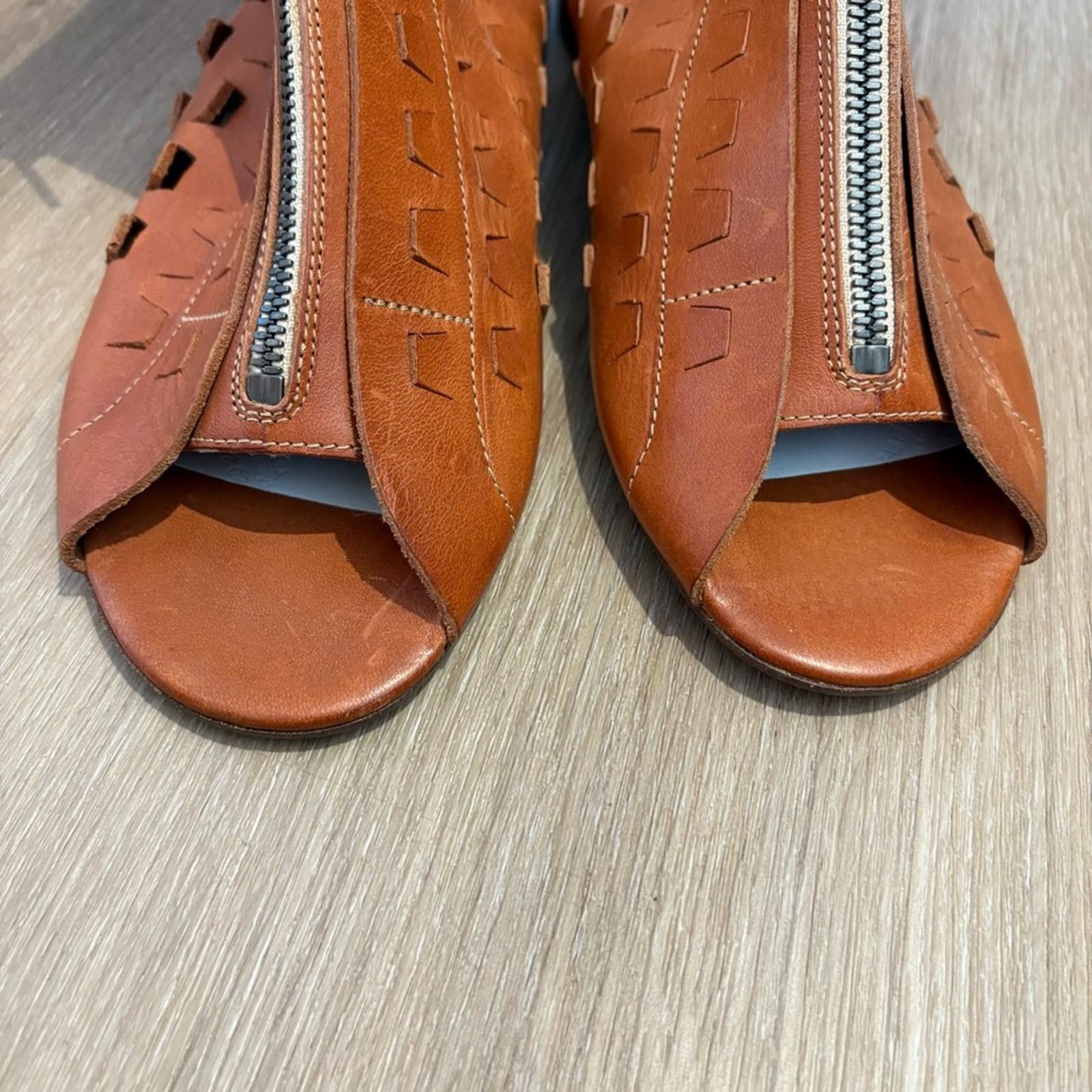 Maison Margiela Maison Margiela Tabi Style Cutout Leather Sandals Brown Size US 7.5 / IT 37.5 - 3 Thumbnail