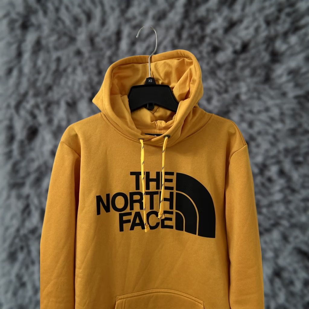 The North Face VINTAGE The North Face Hoodie Mens S Yellow Logo Pullover Fleece Lined Sweatshirt Size US S / EU 44-46 / 1 - 1 Thumbnail