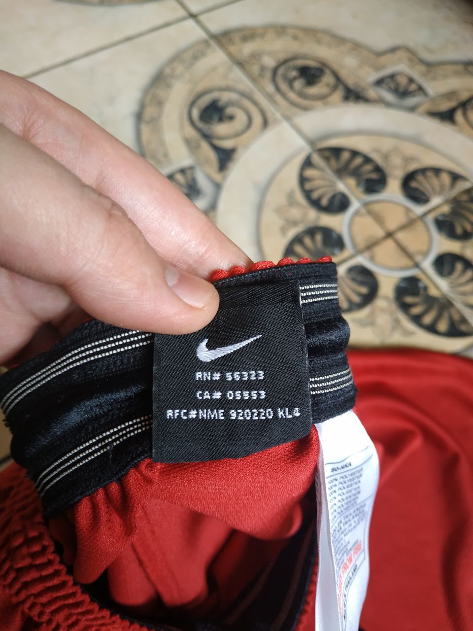Nike Vintage Nike Team Shorts 90s Red Embroidered Swoosh Baggy L Size US 32 / EU 48 - 9 Thumbnail
