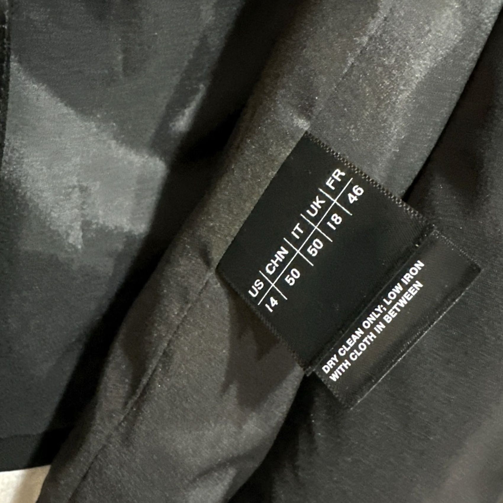 Vintage Lafayette 148 New York V-Neck Blazer Women's 14 Black Hook and Eye Dressy Business Suit Jacket Blazer Size XL / US 12-14 / IT 48-50 - 4 Thumbnail