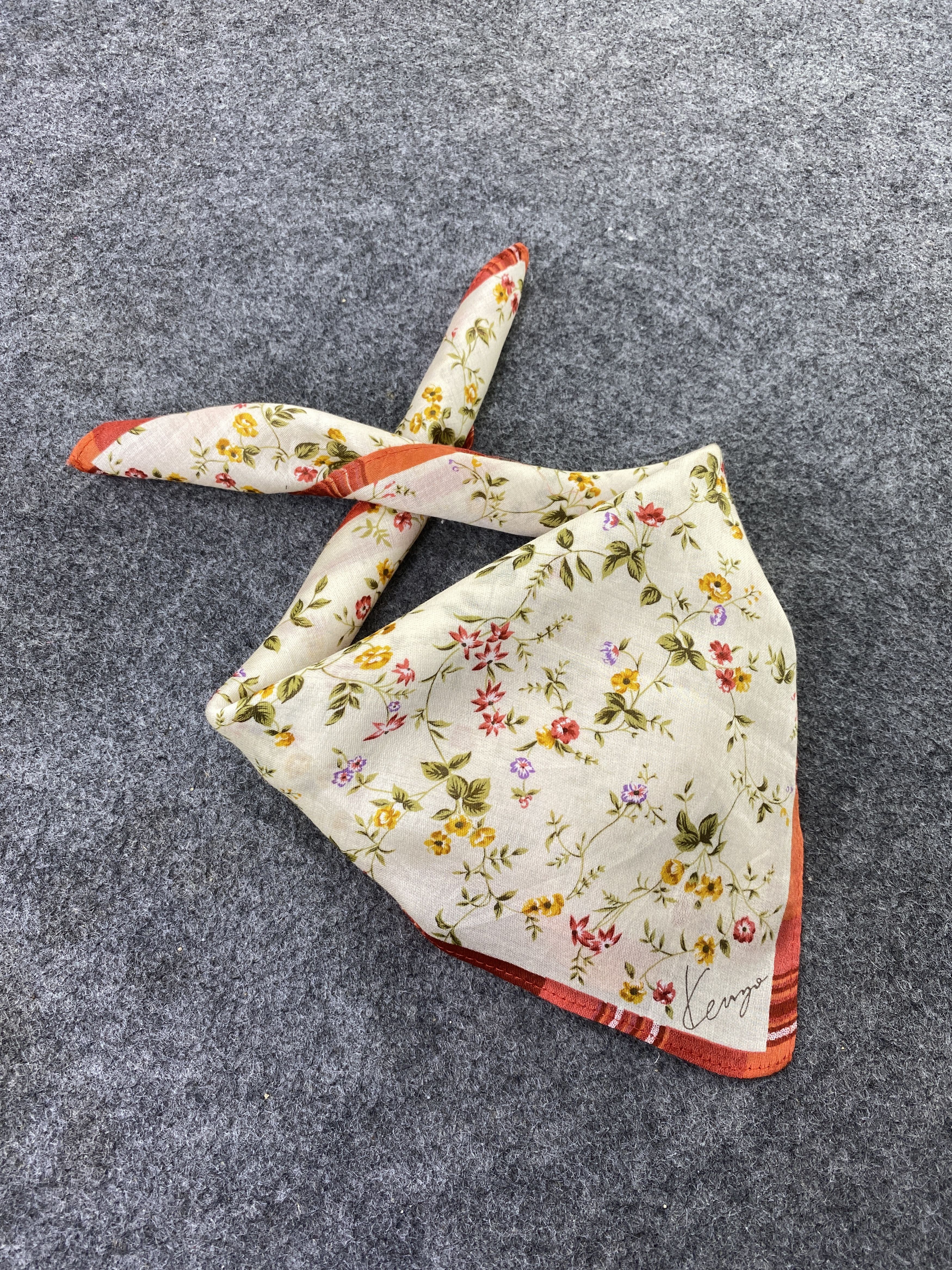 Kenzo Kenzo Handkerchief / Bandana / Neckerchief / Headscarf-B287 Size ONE SIZE - 1 Thumbnail