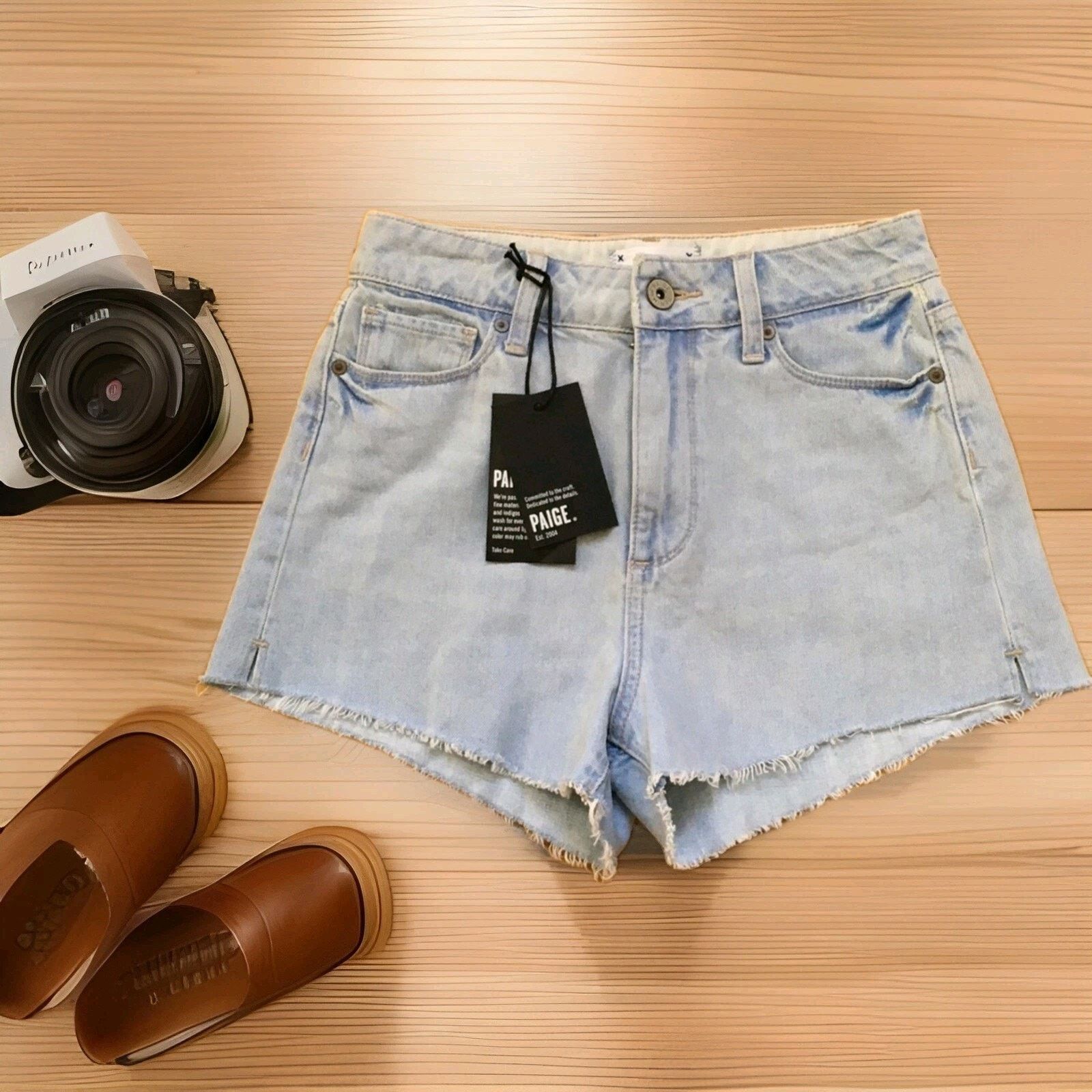 Paige Paige Margot High-Rise Stretch Cut Off Denim in Noelly 26 Size 26" / US 2 / IT 38 - 1 Thumbnail