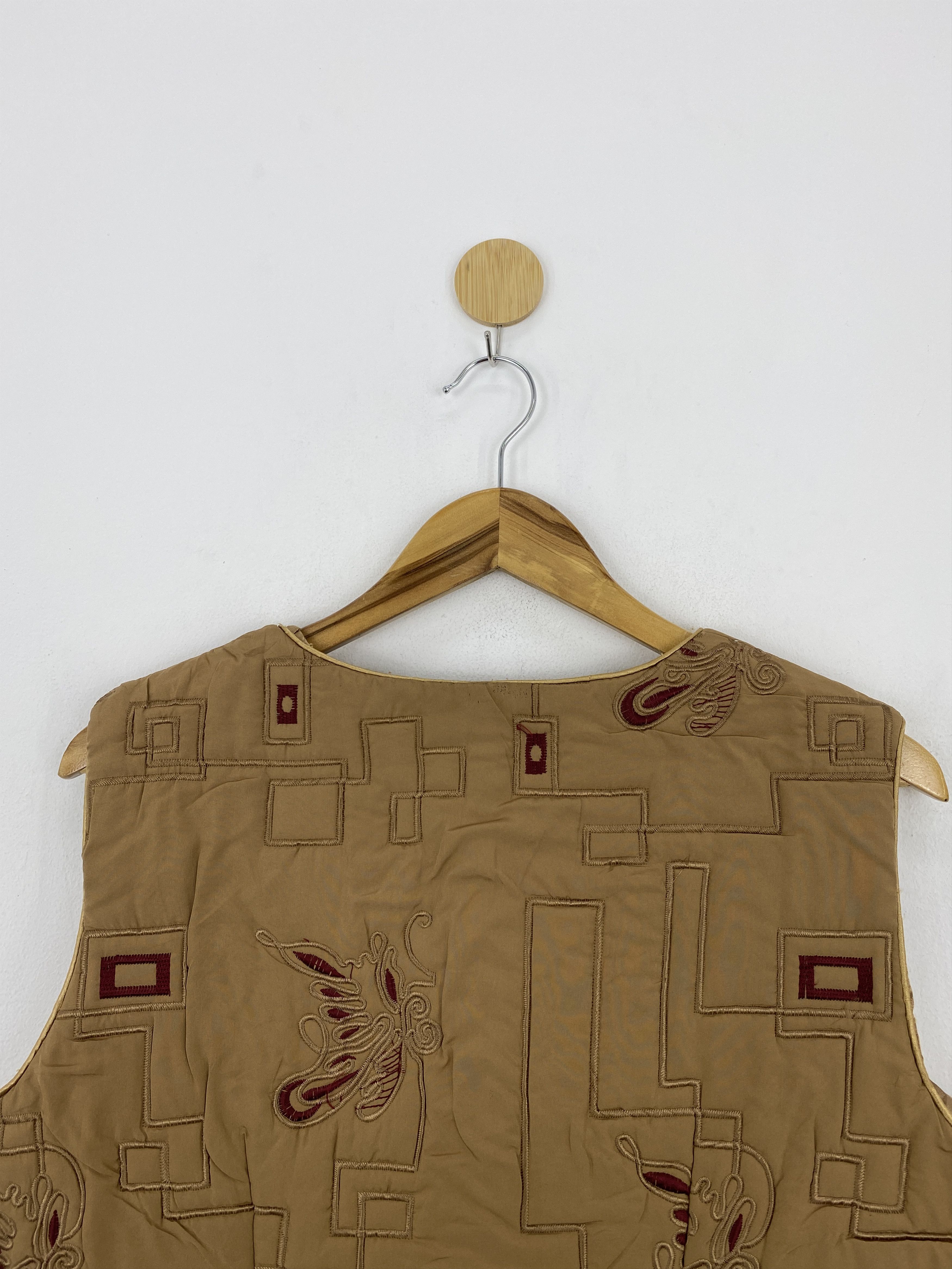 Japanese Brand Vintage Japanese Traditional Embroidered Vest J1840 Size US S / EU 44-46 / 1 - 4 Thumbnail