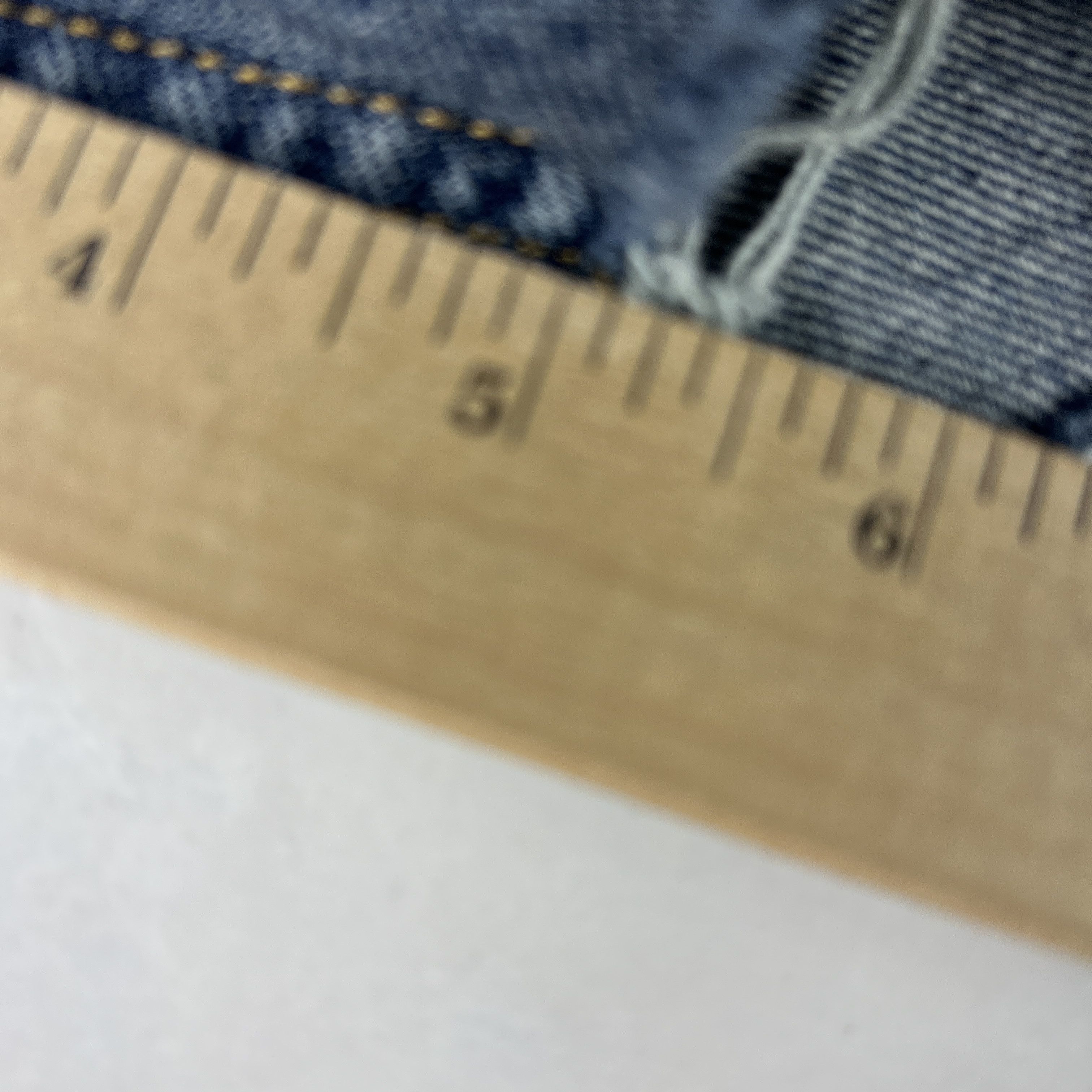 Levi's Levi's Jean Shorts 550 Relaxed Bermuda Cut Off Cotton Jorts Size US 33 - 14 Thumbnail