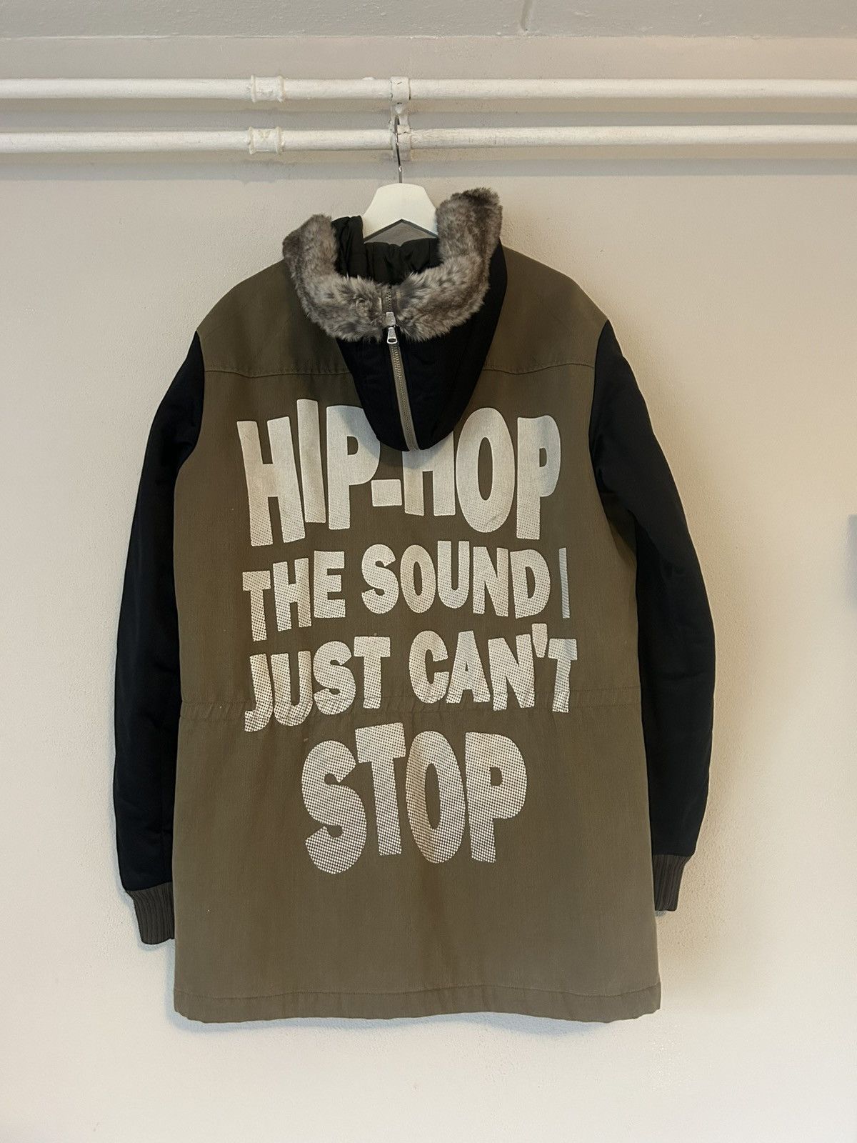 Dolce & Gabbana AW2003 Fur Hood Parka with Hip-Hop Graphic Size US L / EU 52-54 / 3 - 1 Thumbnail