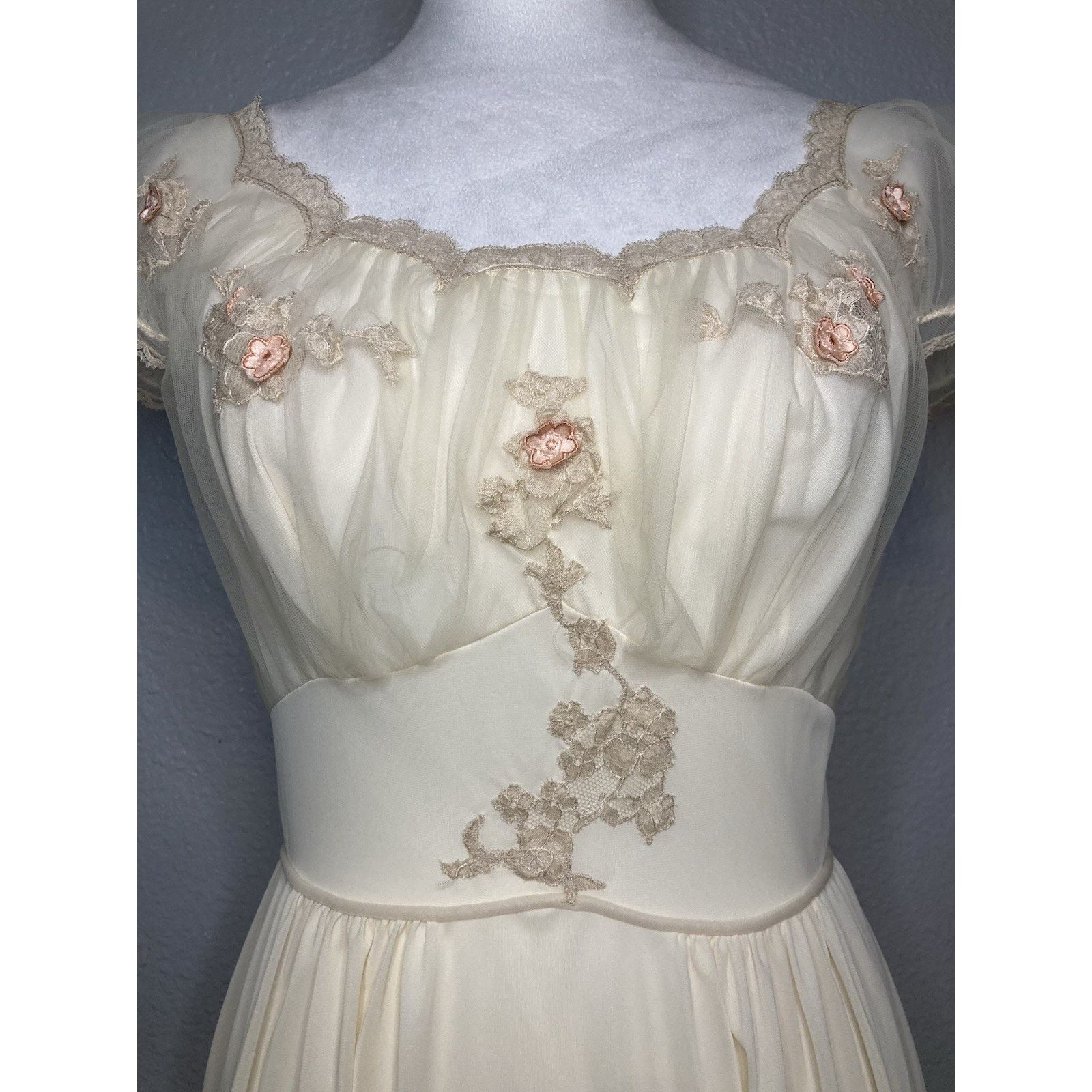Vintage 40s/50s Artemis Nightgown Robe 32 Peignoir Lace Lingerie Size XS / US 0-2 / IT 36-38 - 5 Thumbnail