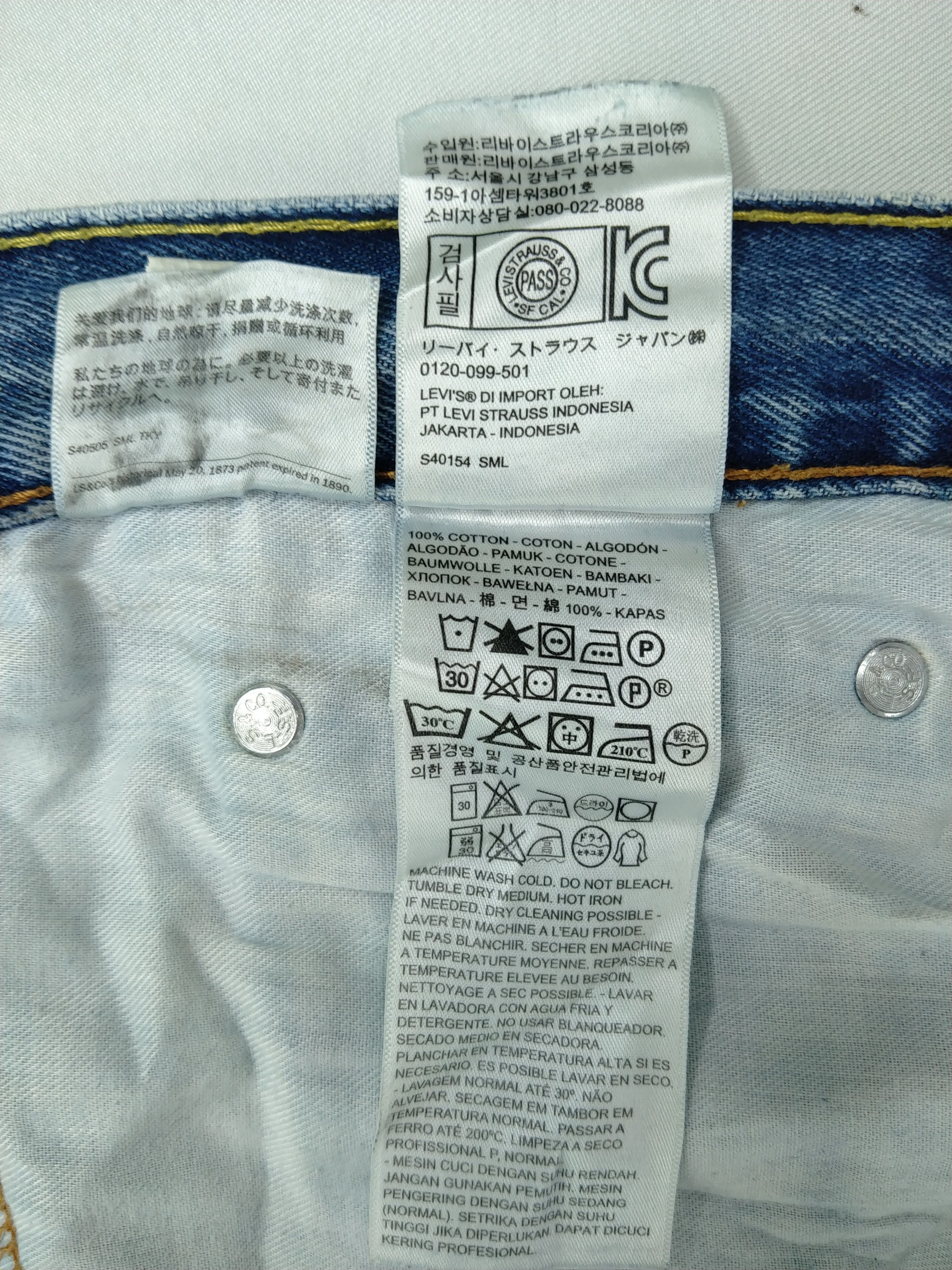 Levi's Vintage Levi's 560 Distressed Denim 38x30 -JN110 Size US 38 / EU 54 - 12 Thumbnail