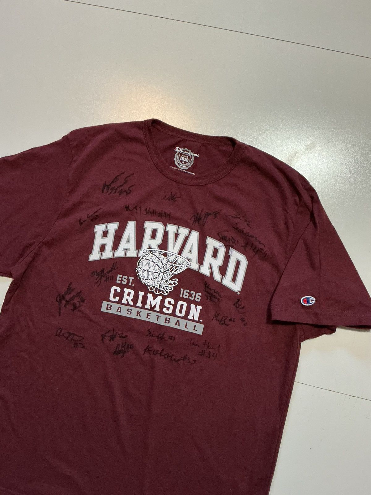 Champion Champion Harvard Crimson Basketball Autographed T-Shirt Size US L / EU 52-54 / 3 - 4 Thumbnail