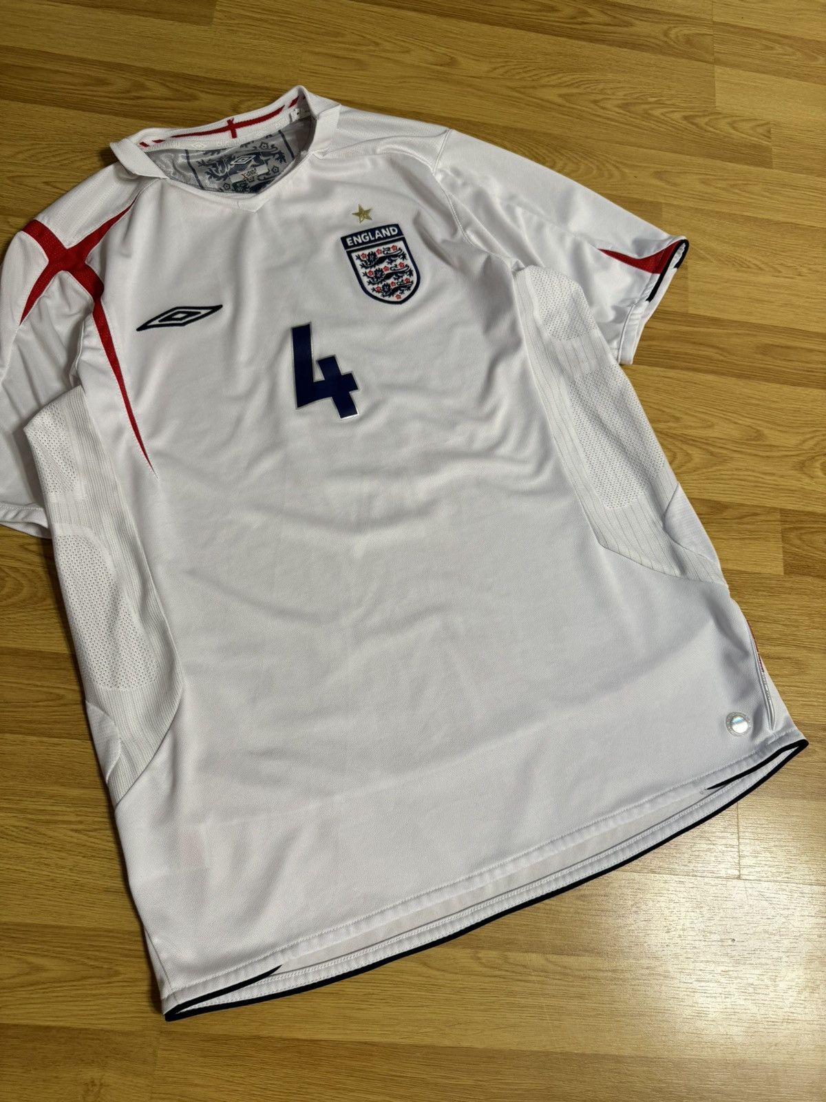 Umbro × Vintage Blokecore ⚽️ England 2005 - 2007 home #4 GERRARD football kit Size US L / EU 52-54 / 3 - 9 Thumbnail