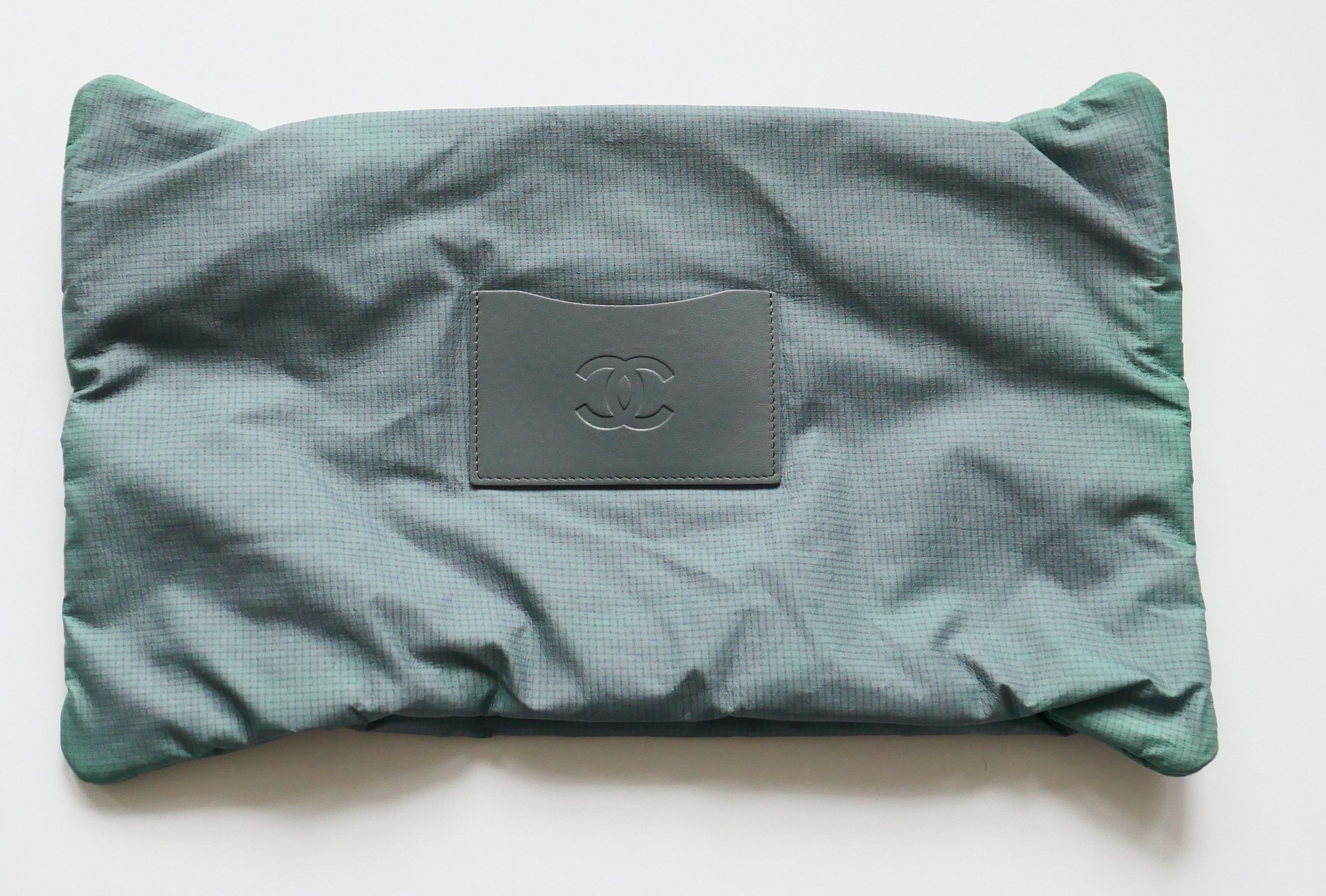 Chanel Chanel Matelassé Backpack Green Ombre Nylon Size ONE SIZE - 6 Thumbnail
