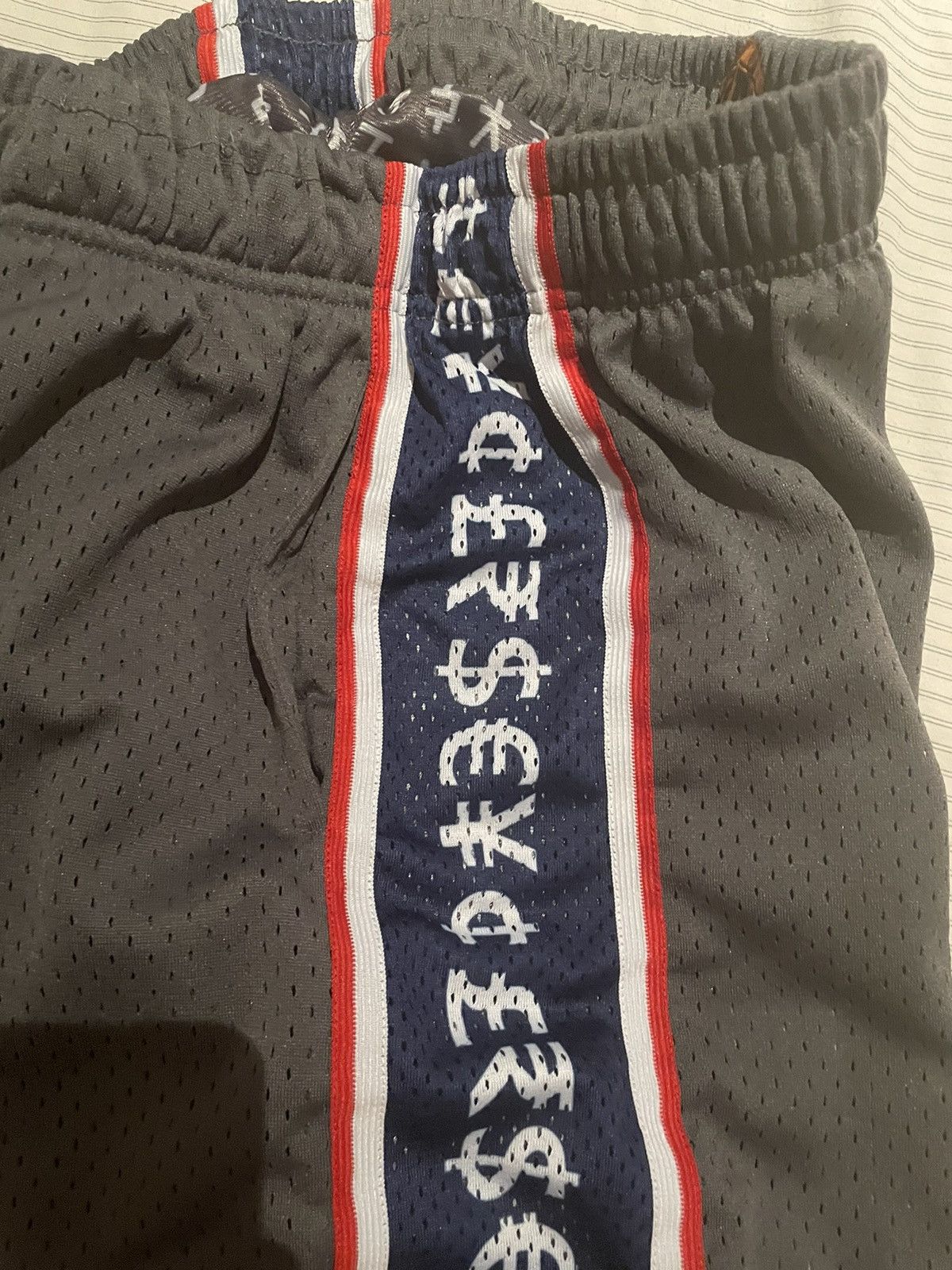 Imran Potato Imran Potato Currency Basketball shorts Nets Size US 30 / EU 46 - 5 Thumbnail