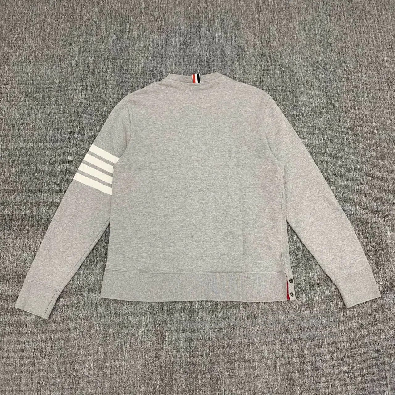 Thom Browne THOM BROWNE Grey Four-Stripe Sweatshirt. Size US M / EU 48-50 / 2 - 2 Thumbnail