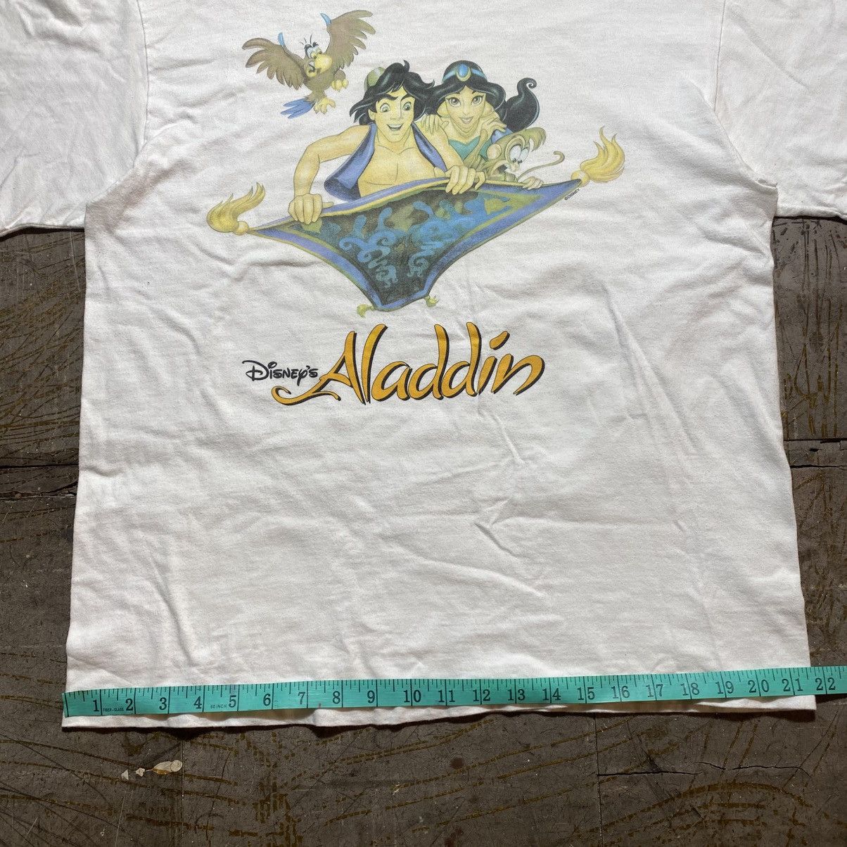Vintage Vintage 90s Disney Aladdin Tee Size US M / EU 48-50 / 2 - 11 Thumbnail