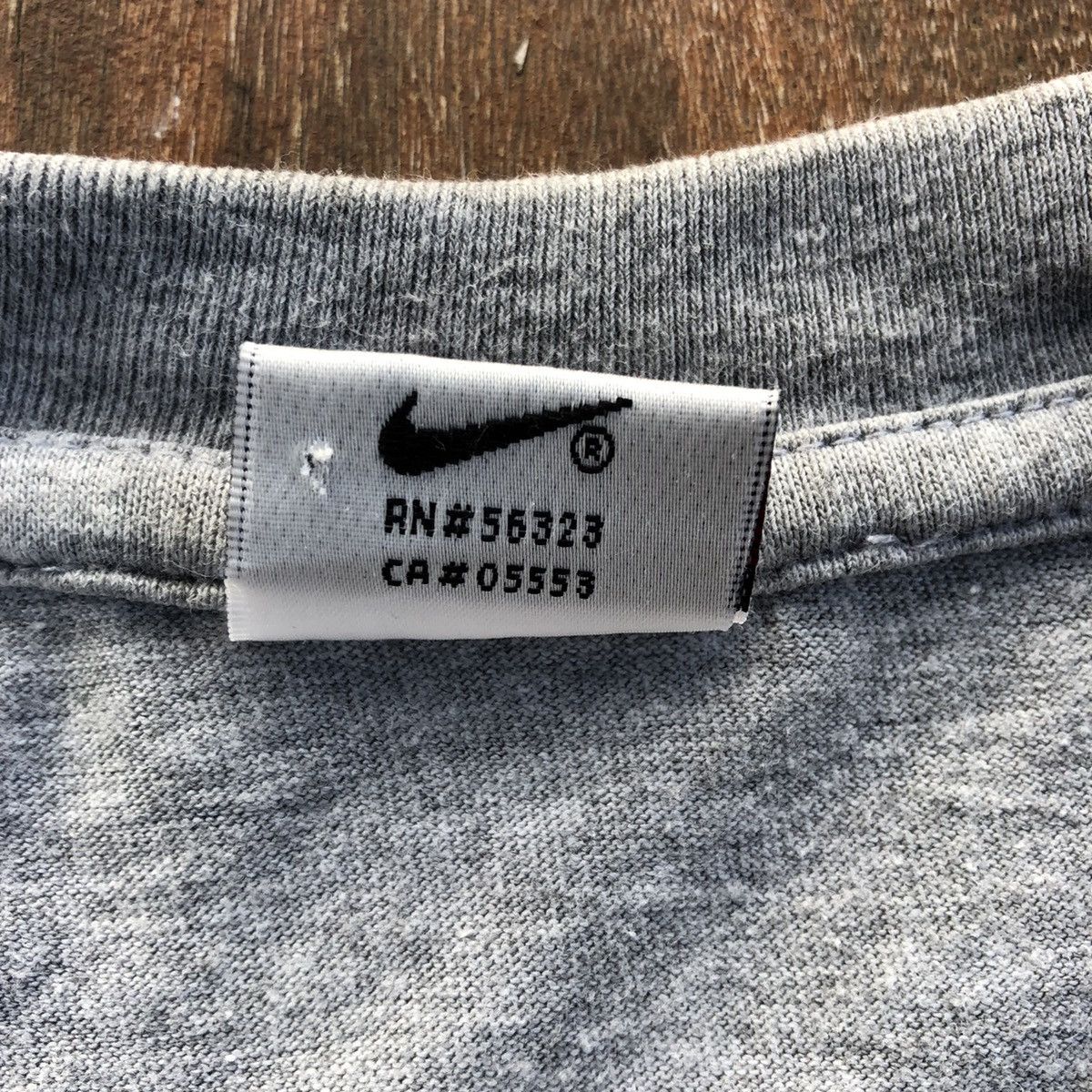 Nike Vintage Thrashed Faded Nike Rare T Shirt Size US M / EU 48-50 / 2 - 6 Thumbnail