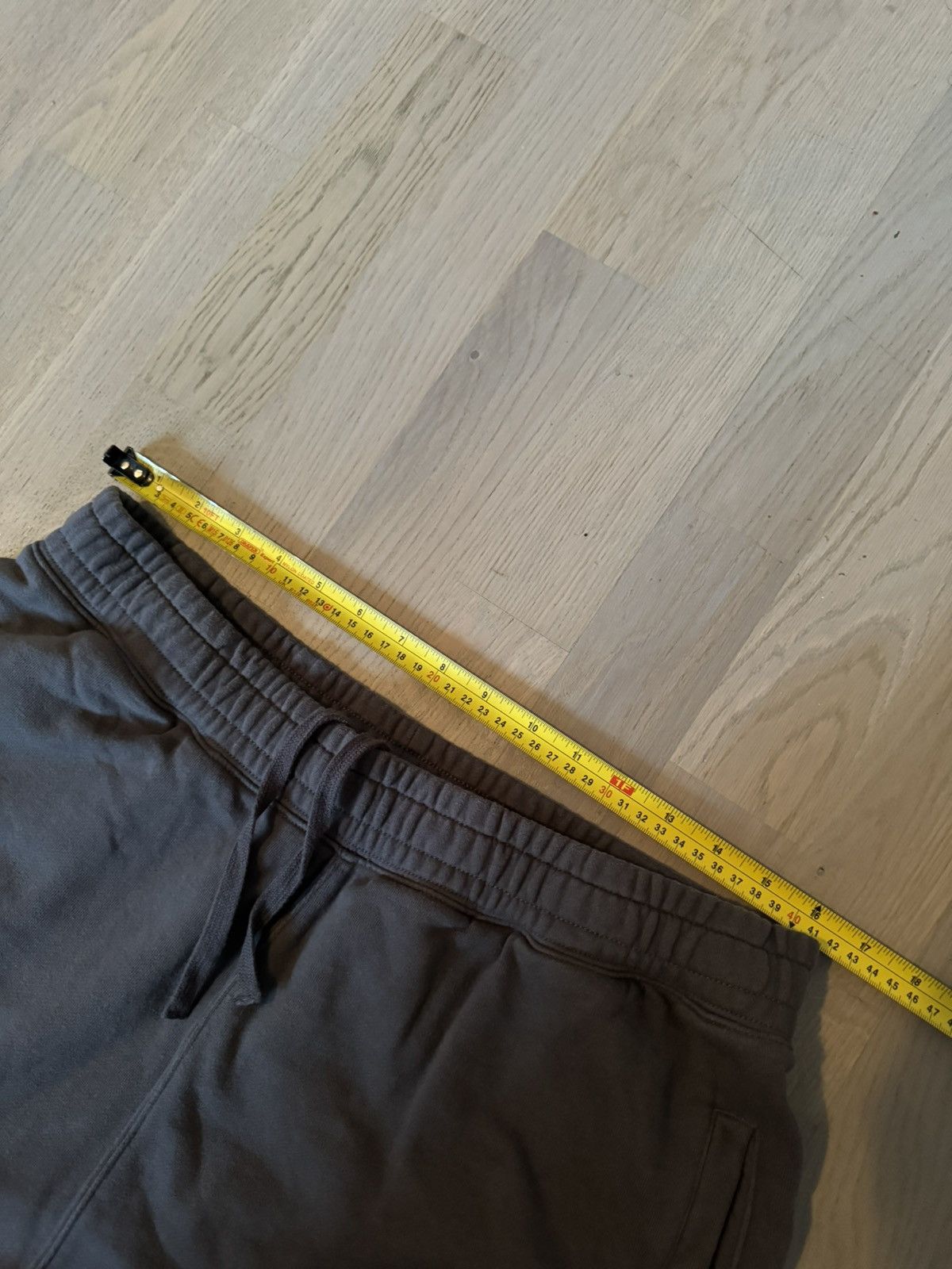 Stussy STUSSY joggers sz M STUDY PHOTOS FOR REAL TAPE MEASUREMENTS Size US 32 / EU 48 - 2 Thumbnail