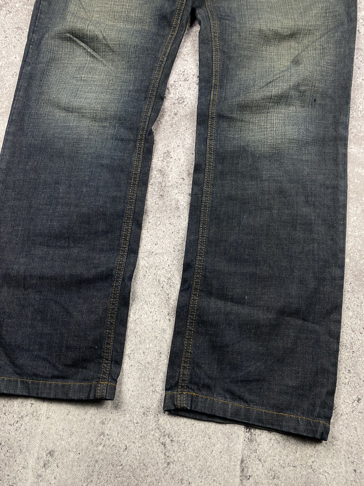 Japanese Brand × Jun Takahashi RIPPED DISTRESS BLACK FADED BAGGY UNIQLO JAPAN DENIM PANTS Size US 34 / EU 50 - 2 Thumbnail