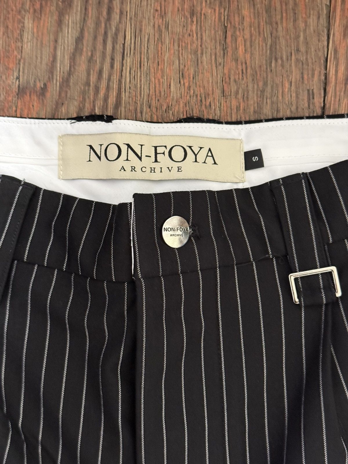 Other NON FOYA PLEATED PIN STRIPE PANTS Size US 31 - 2 Thumbnail
