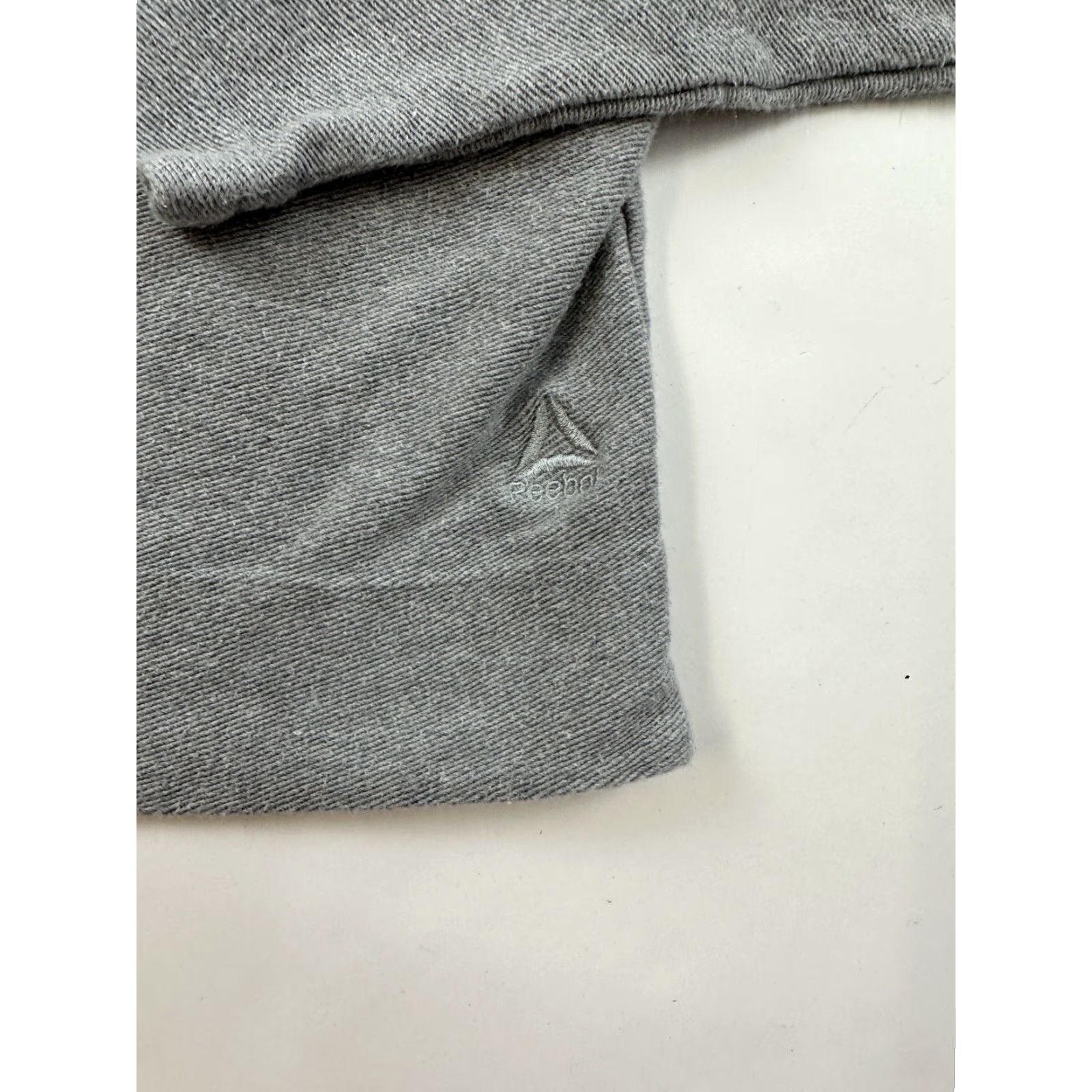 Reebok Reebok Sweatshirt Women’s Large Gray Pullover Crew Neck Cropped Sweatshirt Size L / US 10 / IT 46 - 2 Thumbnail