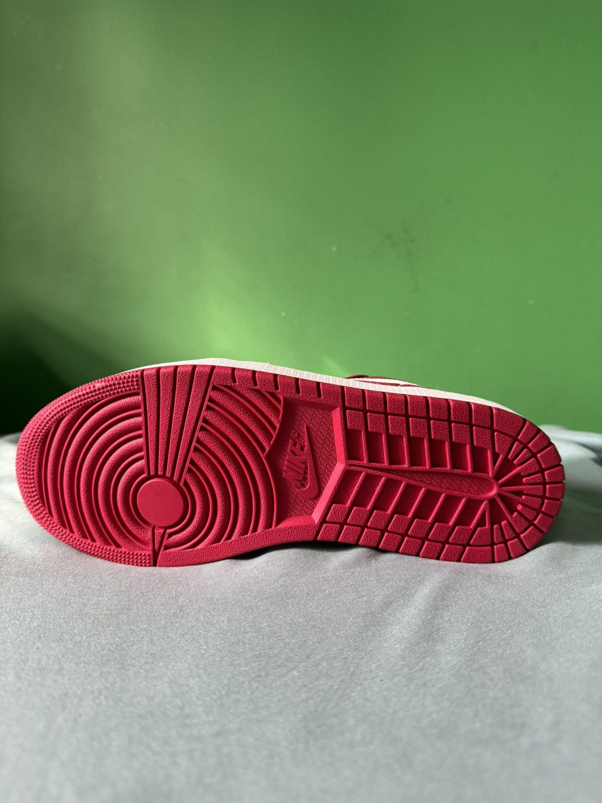 Nike Nike Air Jordan 1 Low Cardinal Red 2022 Size US 9 / EU 42 - 5 Thumbnail