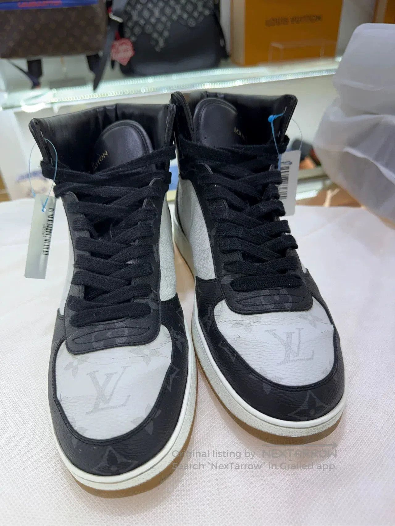 Louis Vuitton LV Rivoli High. Size US 8 / EU 41 - 1 Thumbnail
