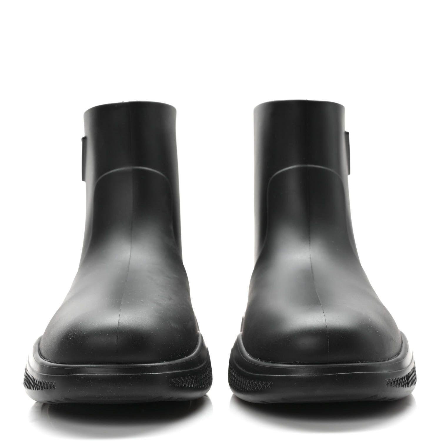 o1la1rc1a0724 Size: 12 US / 2TE1B4 Boots in Black