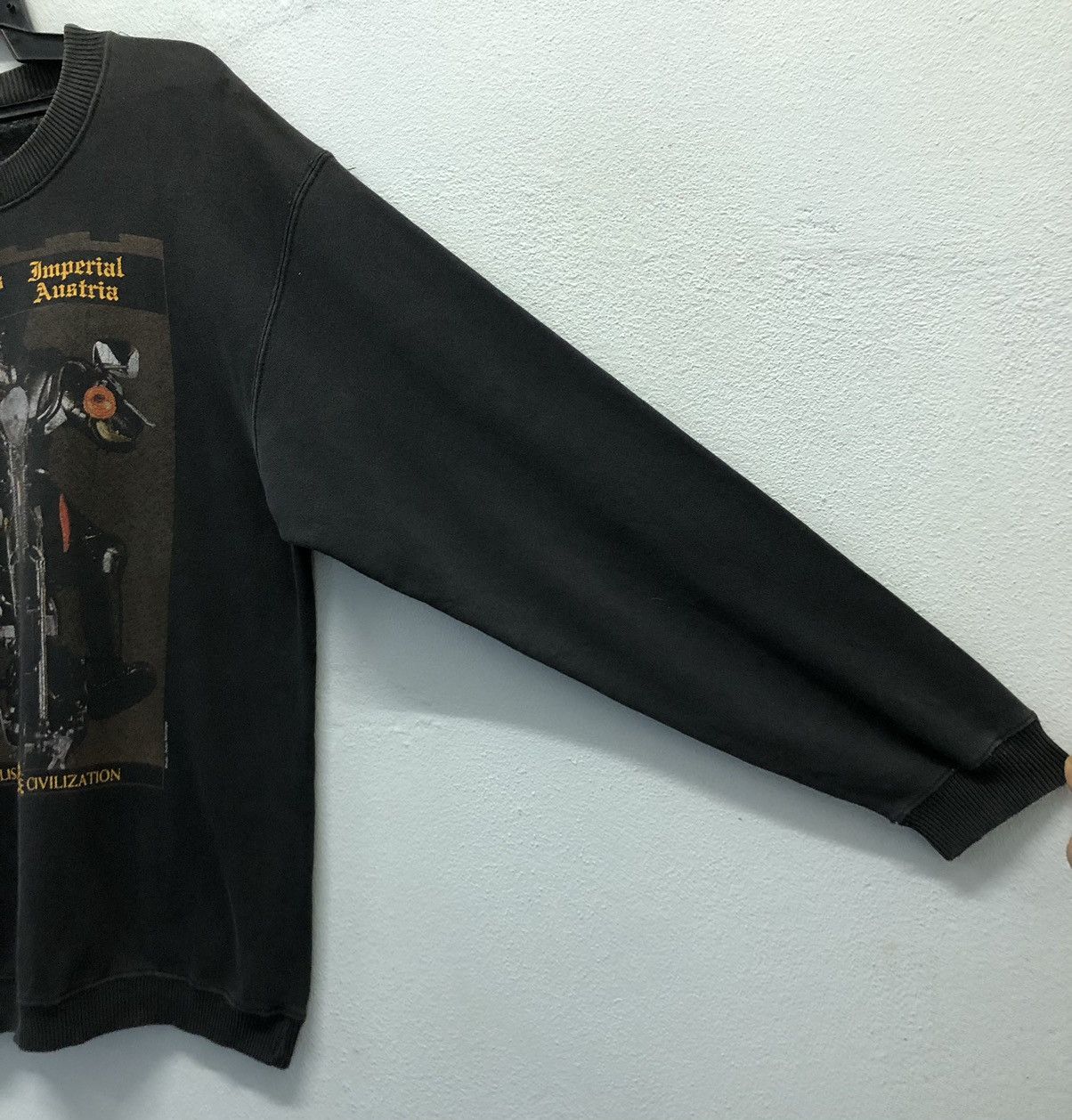 Gildan Photo peter melbinger Les Hummes De Fer Imperial Sweatshirt Size US L / EU 52-54 / 3 - 6 Thumbnail
