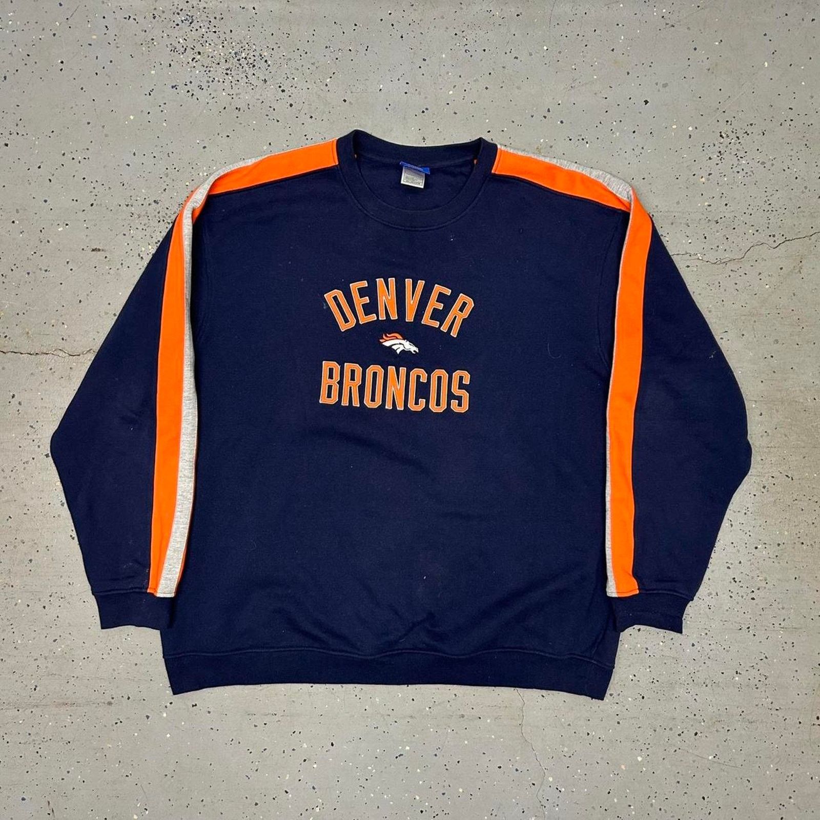 NFL Y2K Denver Broncos crewneck sweatshirt in black and orange Size US XXL / EU 58 / 5 - 1 Thumbnail