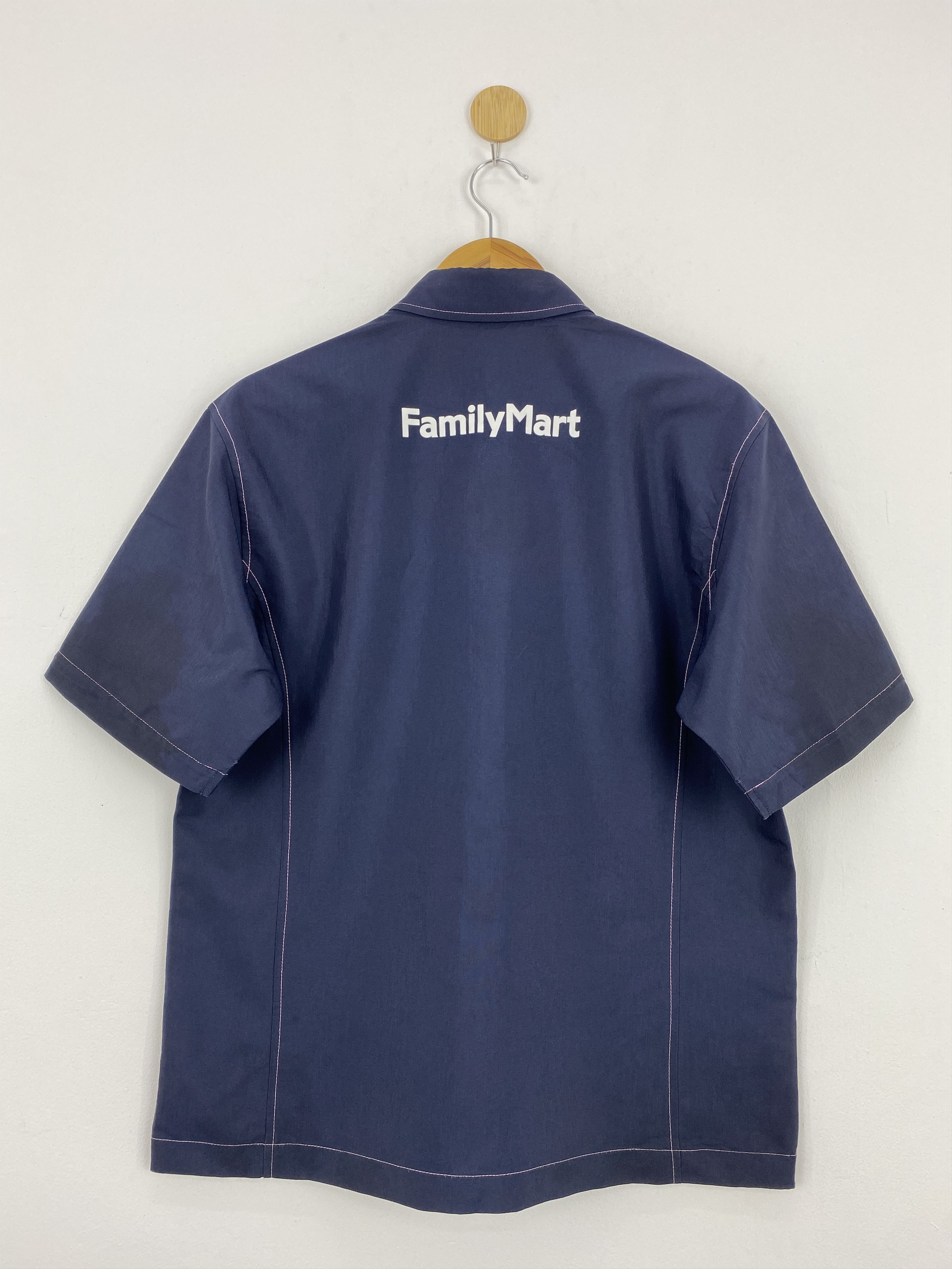 Japanese Brand × Vintage Vintage Family Mart Workers Shirt J1772 Size US L / EU 52-54 / 3 - 3 Thumbnail