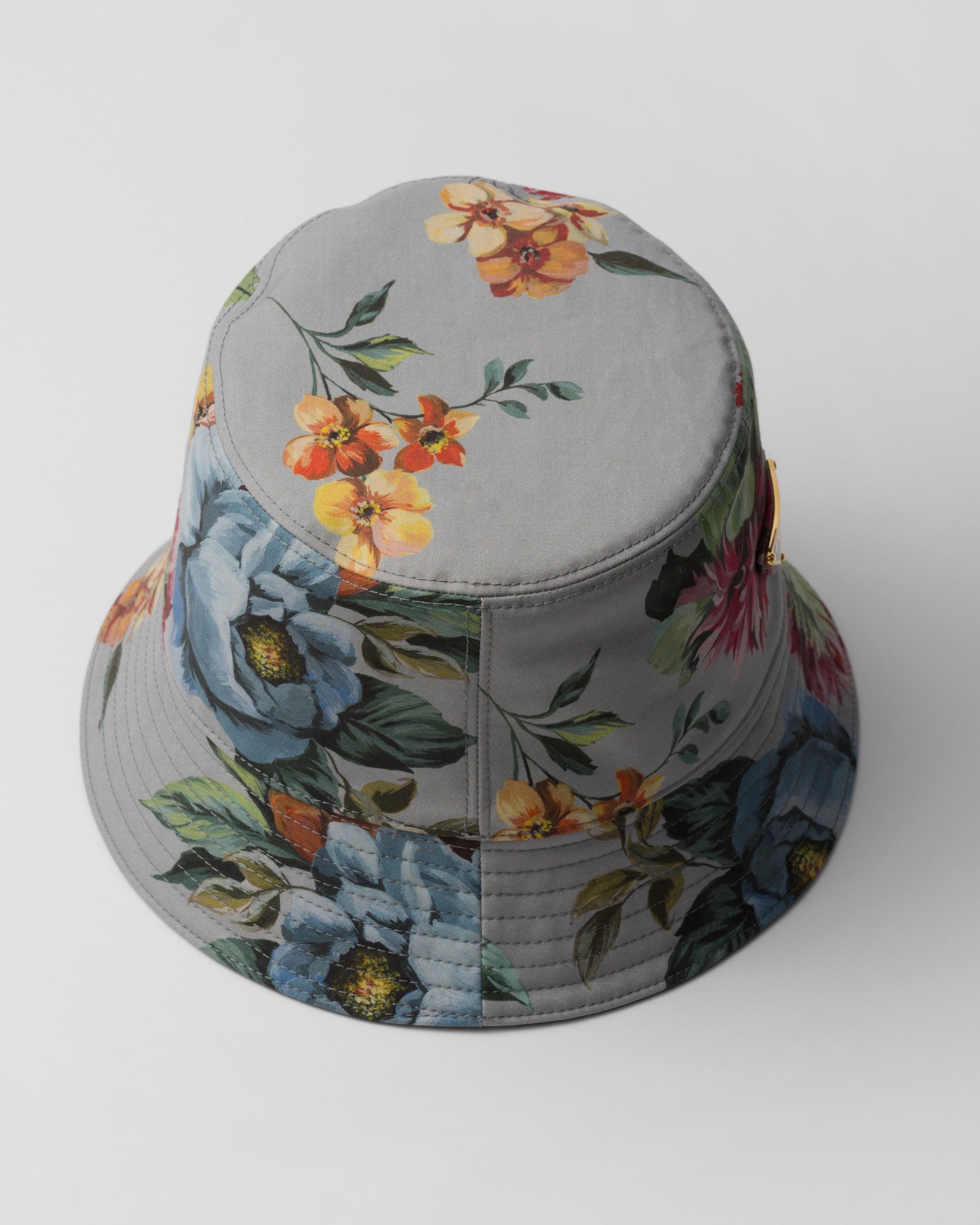 Prada o1la1rc1a0925 Size: OS / Reversible Bucket Hat / Cap Size ONE SIZE - 3 Thumbnail