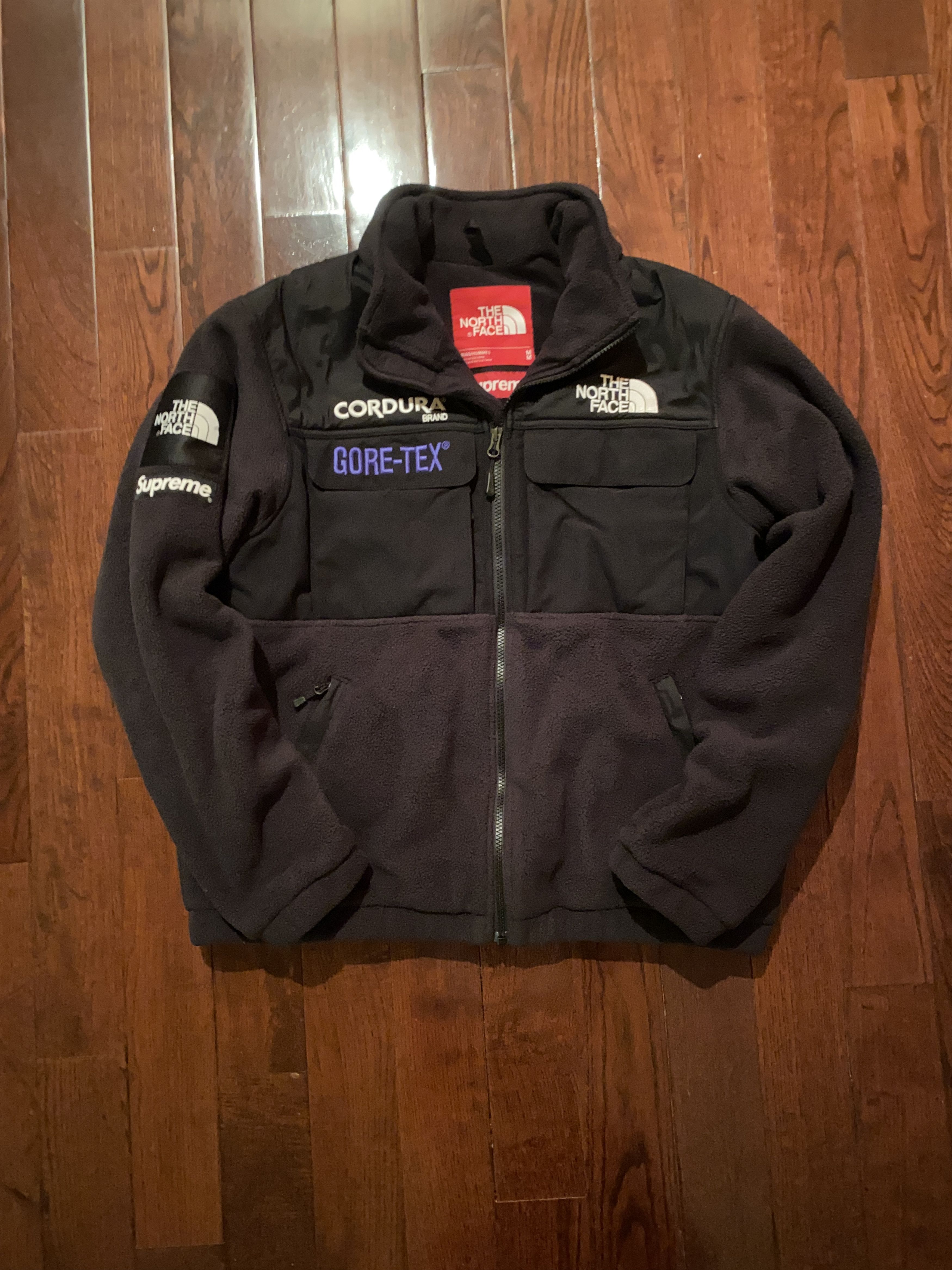 Supreme × The North Face Supreme x The North Face Expedition