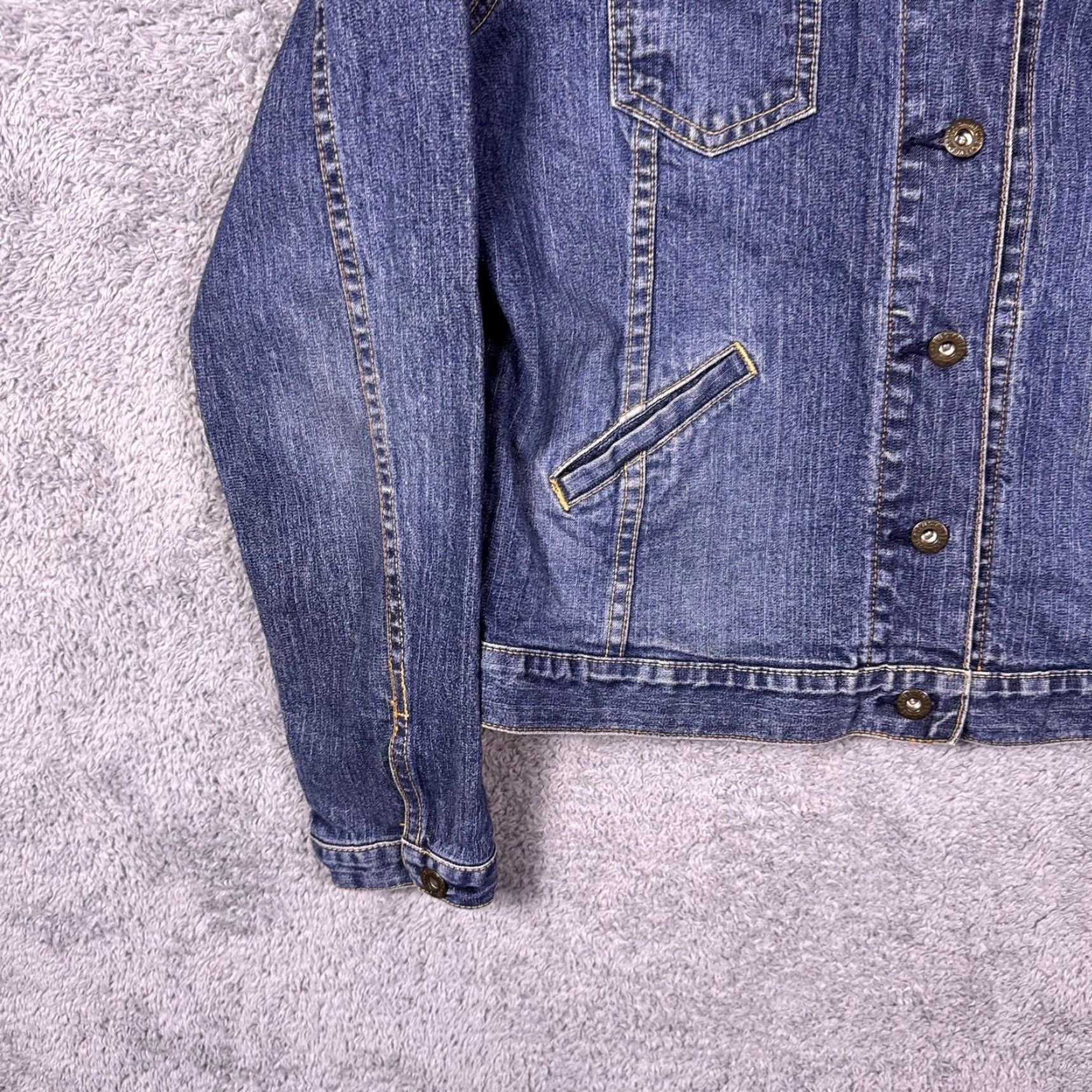 Levi's VINTAGE Levi's Denim Trucker Jacket Womens M (8/10) Y2K 2005 Chore Field Jean Jacket Size 32" / US 10 / IT 46 - 2 Thumbnail