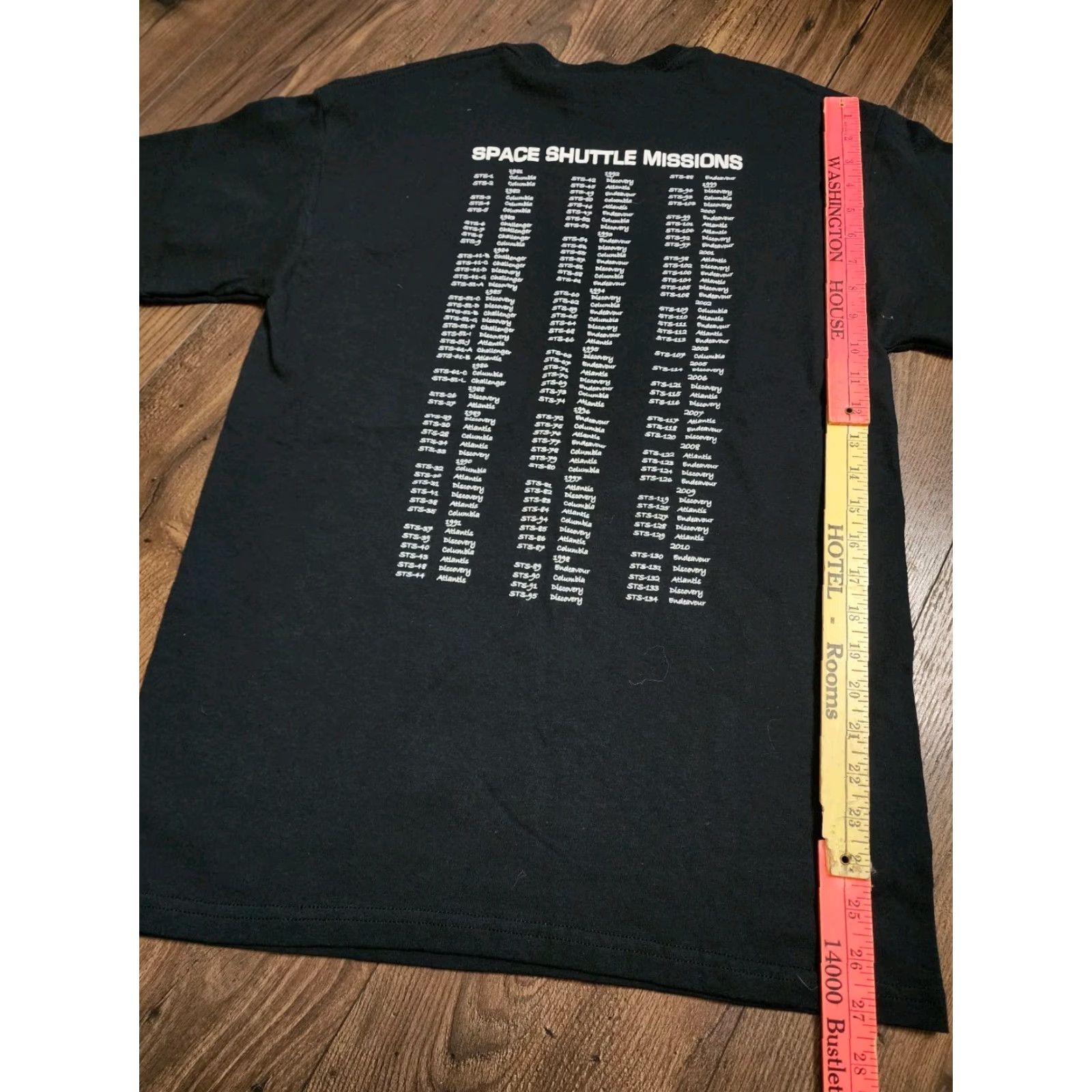 Gildan NASA Space Shuttle Program Missions Double-Sided T-Shirt Men's M Black Graphic Print Regular Fit Size US M / EU 48-50 / 2 - 2 Thumbnail