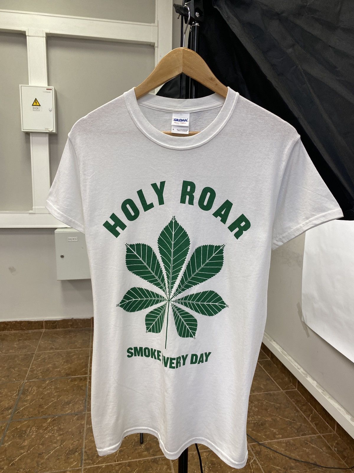Gildan Vintage Y2K Marijuana Cannabis Holy Roar Smoke Every Day tee Size US S / EU 44-46 / 1 - 1 Thumbnail