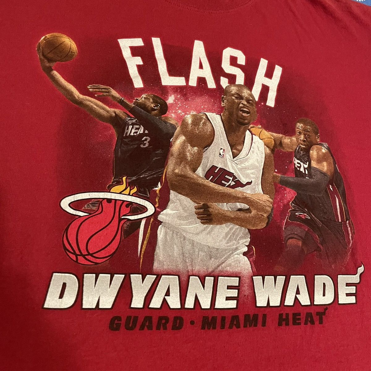 NBA × Vintage Y2K 2000s NBA Dwyane Wade Miami Heat Basketball Tee Size US L / EU 52-54 / 3 - 3 Thumbnail