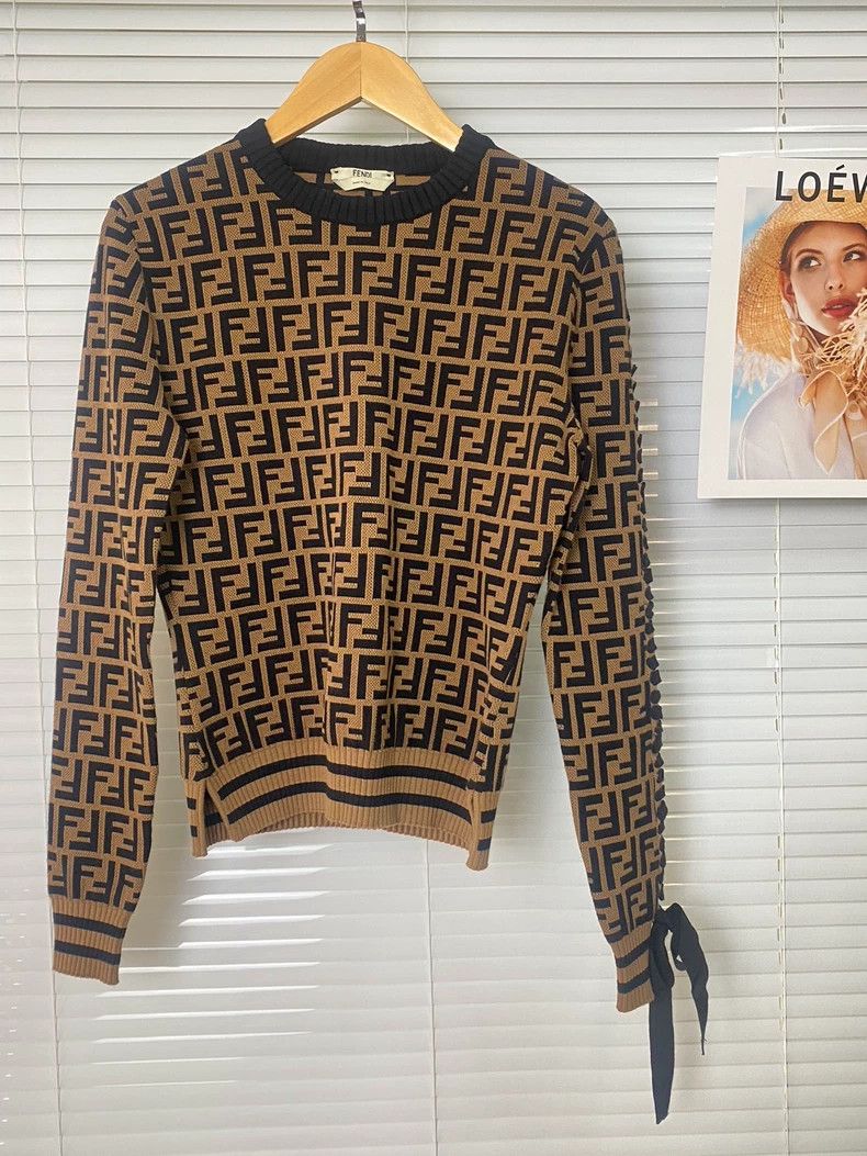 Fendi Fendi size 38 Classic FF Old Flower Knitwear Size US M / EU 48-50 / 2 - 1 Thumbnail