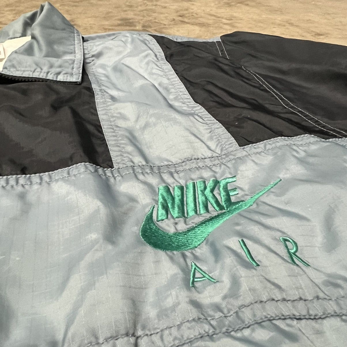 Nike × Vintage Vintage 90’s Nike Logo Full-Zip Windbreaker Jacket Size US L / EU 52-54 / 3 - 5 Thumbnail