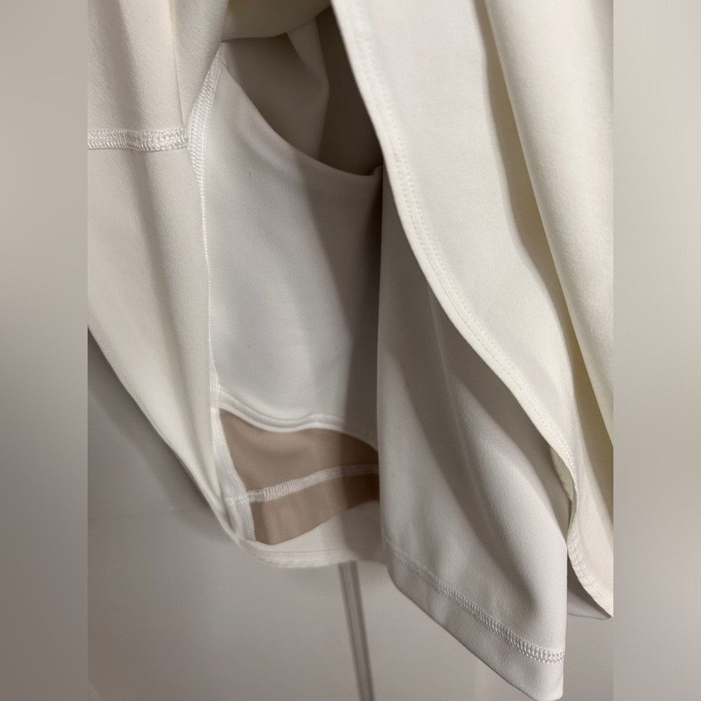 Lululemon Women’s Lululemon White Court Crush Cross Back Tennis Dress Size L / US 10 / IT 46 - 4 Thumbnail