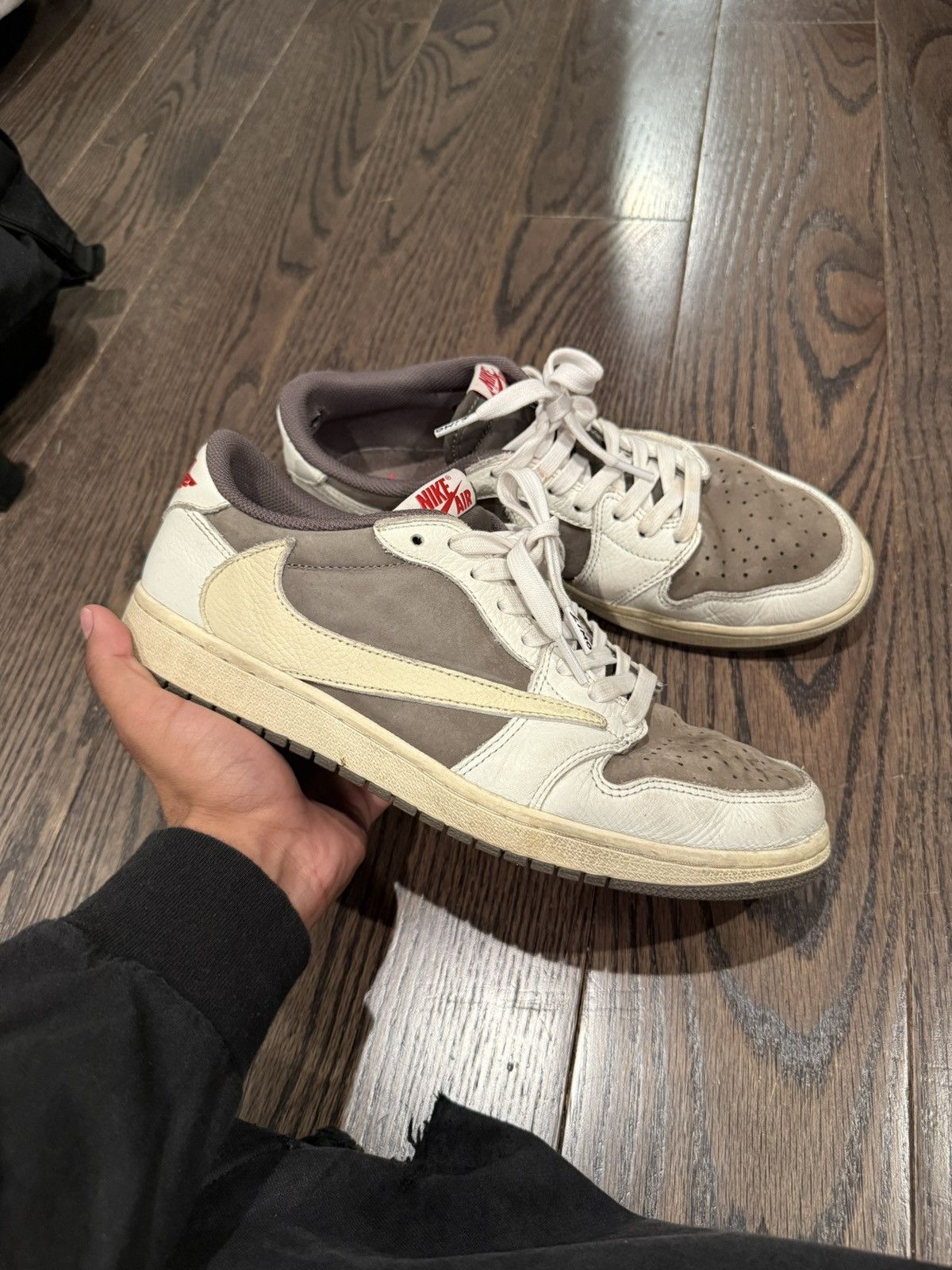 Jordan Brand × Travis Scott Travis Scott Jordan 1 low Reverse Mocha Size US 10.5 / EU 43-44 - 1 Thumbnail