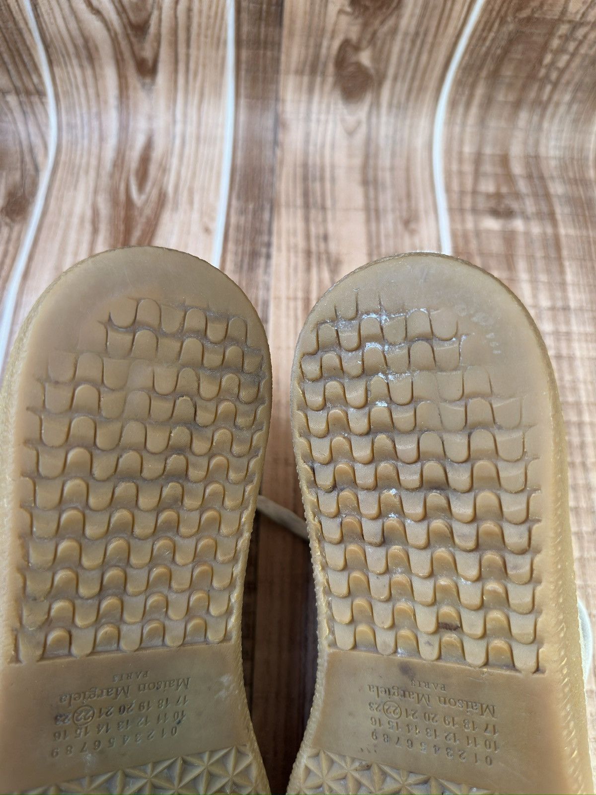 Maison Margiela Maison Martin Margiela Replica Gats Beige Lowtop Sneaks Size US 9 / EU 42 - 19 Thumbnail