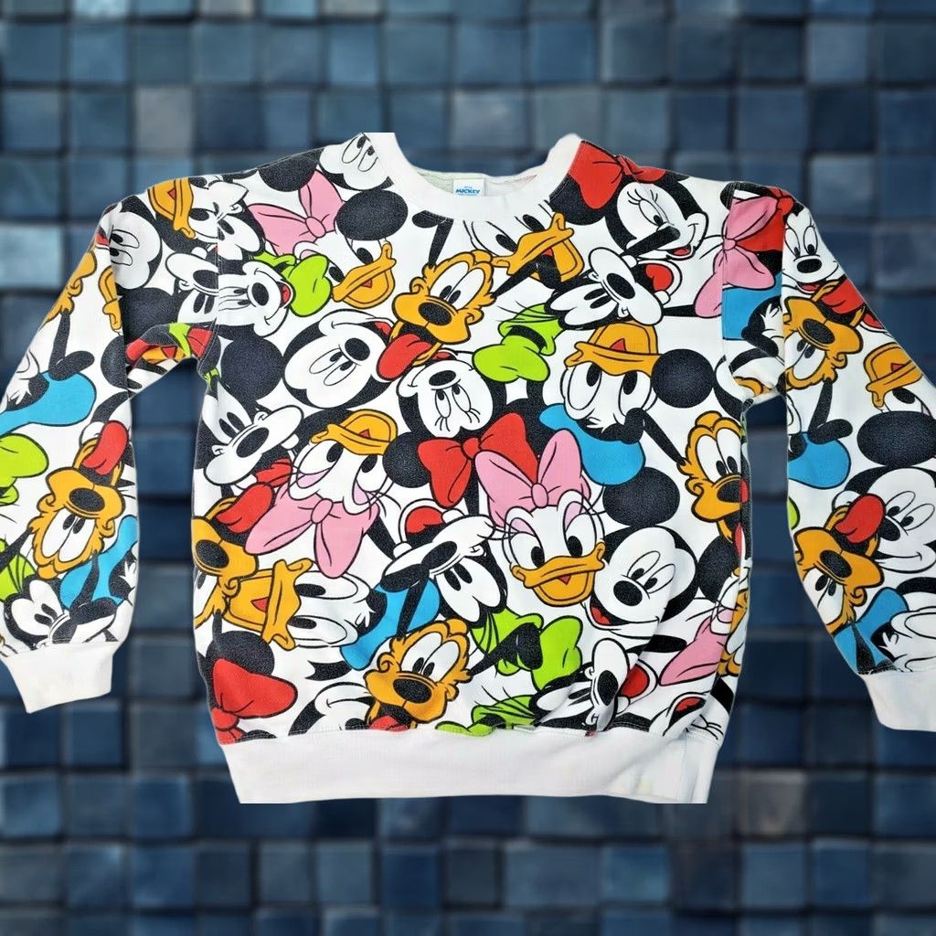 Disney VINTAGE Disney Mickey & Friends All Over Print Pullover Sweater Women S White Red Size S / US 4 / IT 40 - 1 Thumbnail