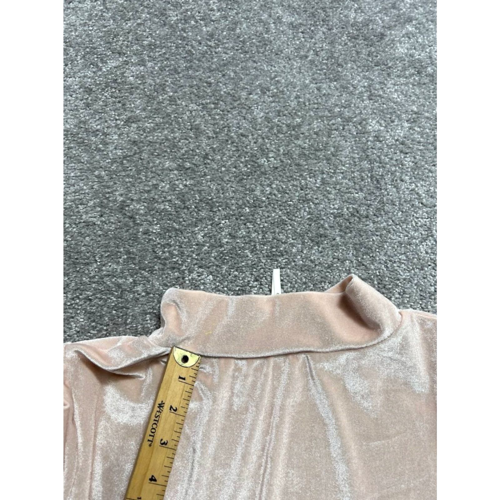 Anthropologie Anthropologie Blouse Shirt Women S Pink Velvet Knit Mock Neck Short Sleeve Slit Hem Classic Easy Care Size S / US 4 / IT 40 - 7 Thumbnail