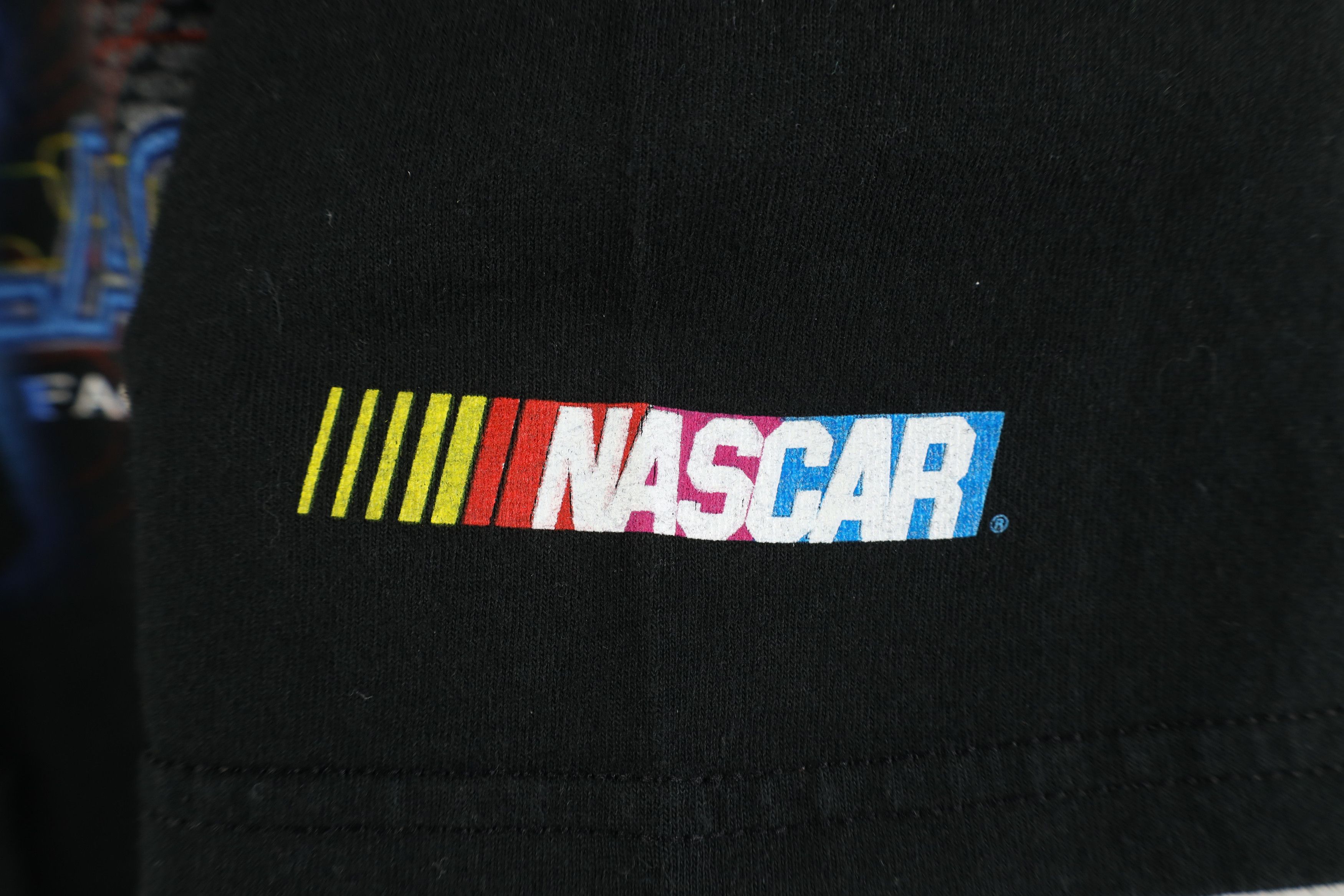 Vintage Vintage Y2K 2003 NASCAR Wallace Racing Short Sleeve T-Shirt Size US L / EU 52-54 / 3 - 4 Thumbnail