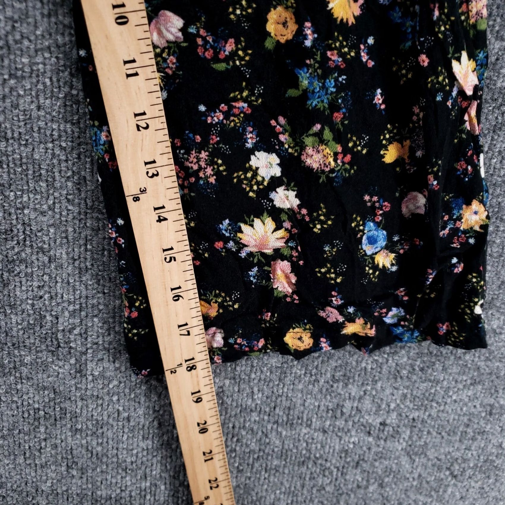 Vintage Wild Fable Womens Black Floral Jumpsuit Romper XS Short Sleeve Capri Size 26" / US 2 / IT 38 - 7 Thumbnail
