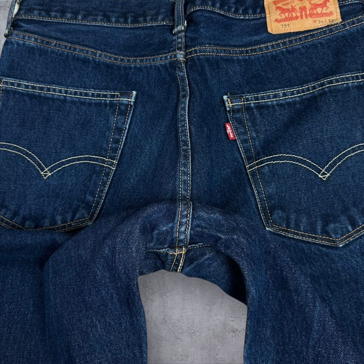 Levi's × Vintage Vintage Levi’s 751Jeans W34 L32 Navy Blue Denim Pants Size US 34 / EU 50 - 4 Thumbnail