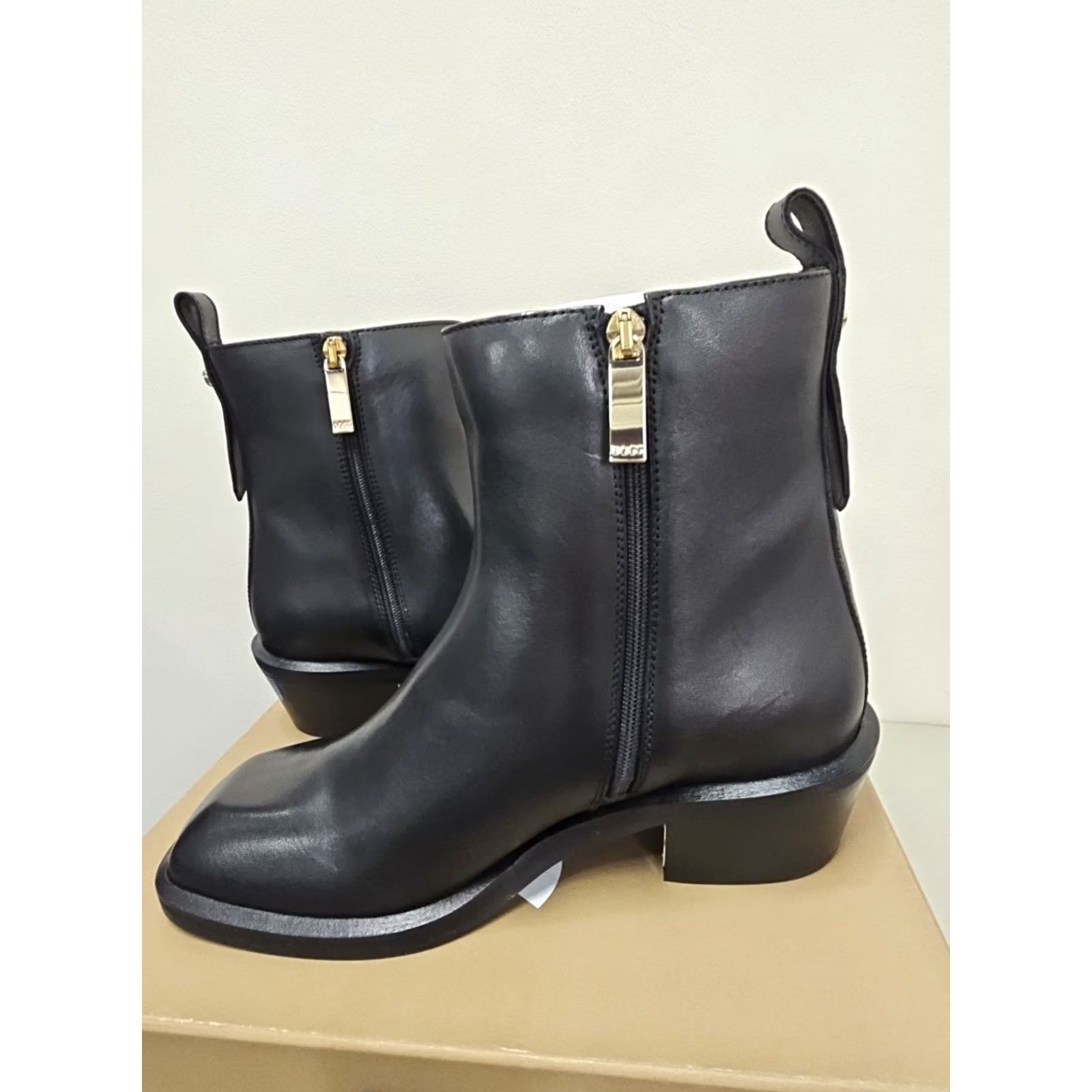 Hugo Boss VINTAGE? No. Size US 9 / IT 39 - 3 Thumbnail