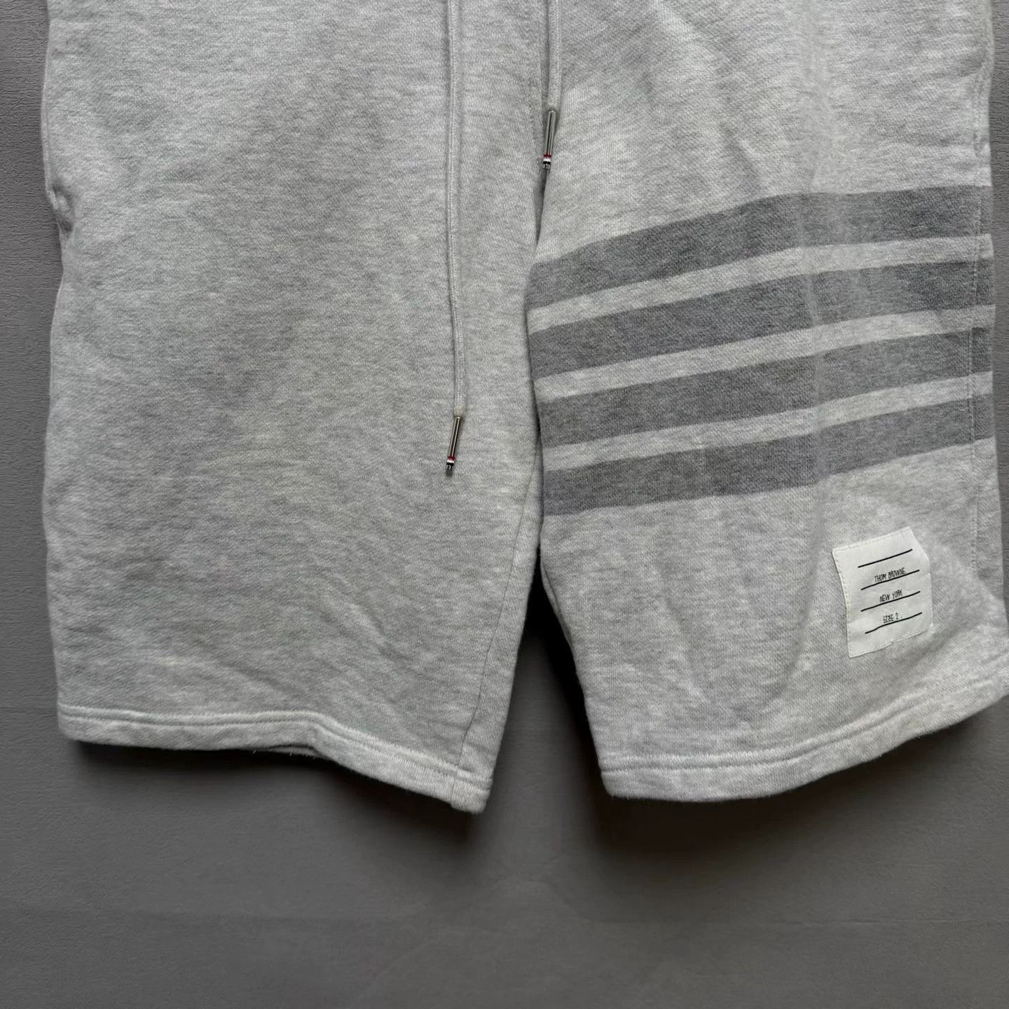 Thom Browne THOM BROWNE TB 4-Bar Drawstring Shorts Grey M (99%) Size US 35 - 3 Thumbnail
