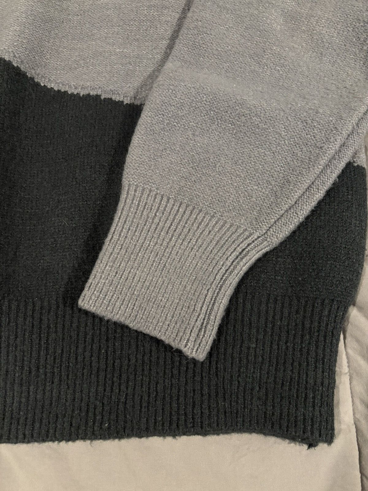 Olive Taiji Knit Size US M / EU 48-50 / 2 - 5 Thumbnail