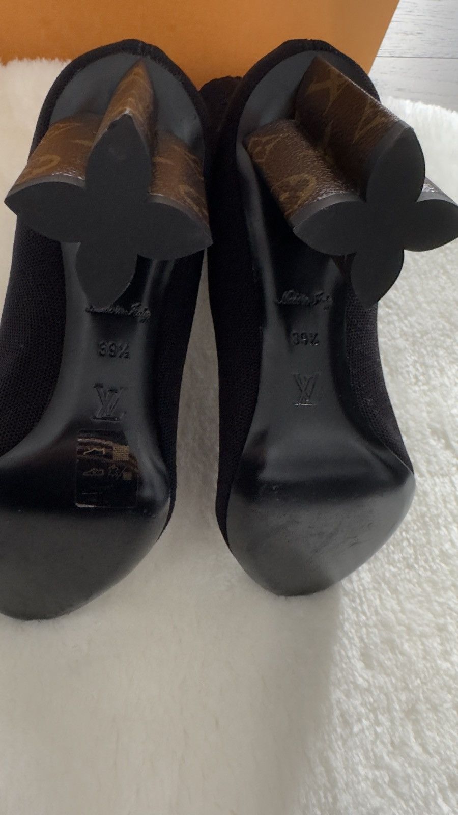 Louis Vuitton Louis Vuitton Silhouette Ankle Boot - Authentic Size US 8.5 / IT 38.5 - 5 Thumbnail