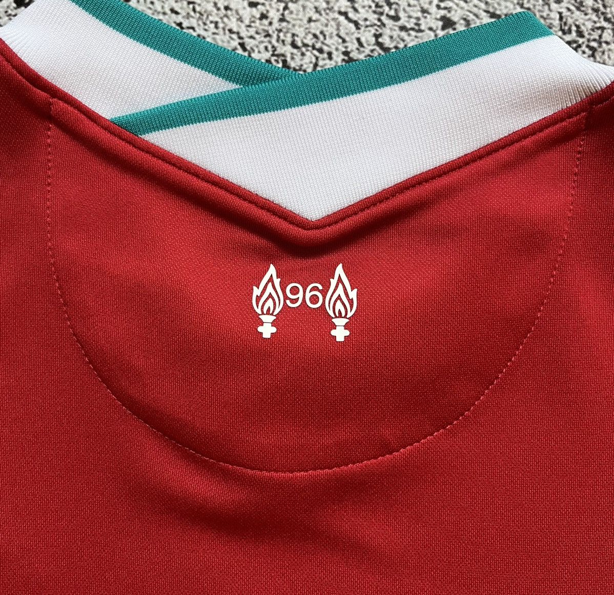 Nike Nike Liverpool FC Home Jersey 2020/21 Size M Size US M / EU 48-50 / 2 - 7 Thumbnail