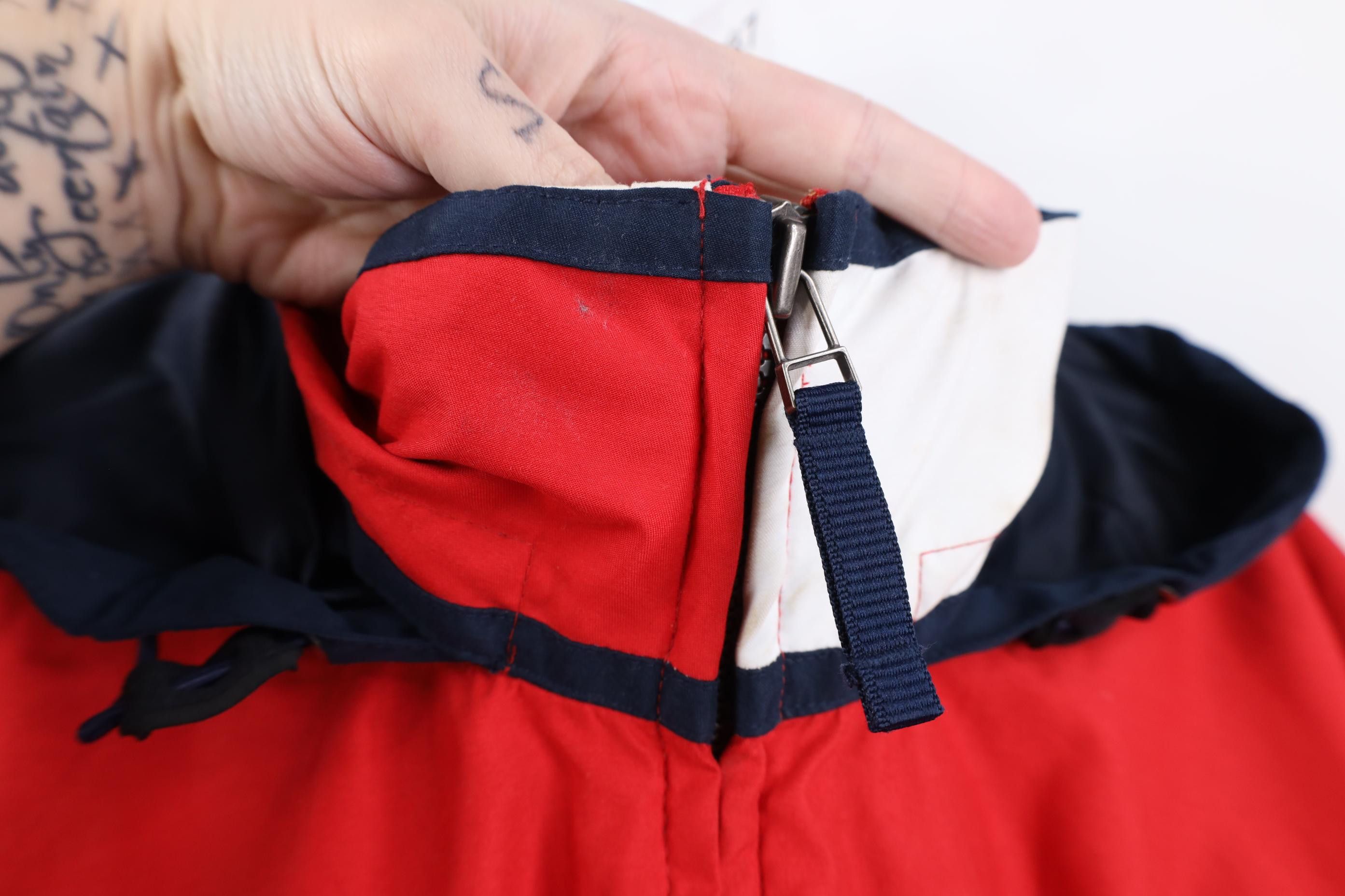Tommy Hilfiger Vintage 90s Y2K Tommy Hilfiger Spell Out Hooded Jacket Size US S / EU 44-46 / 1 - 5 Thumbnail